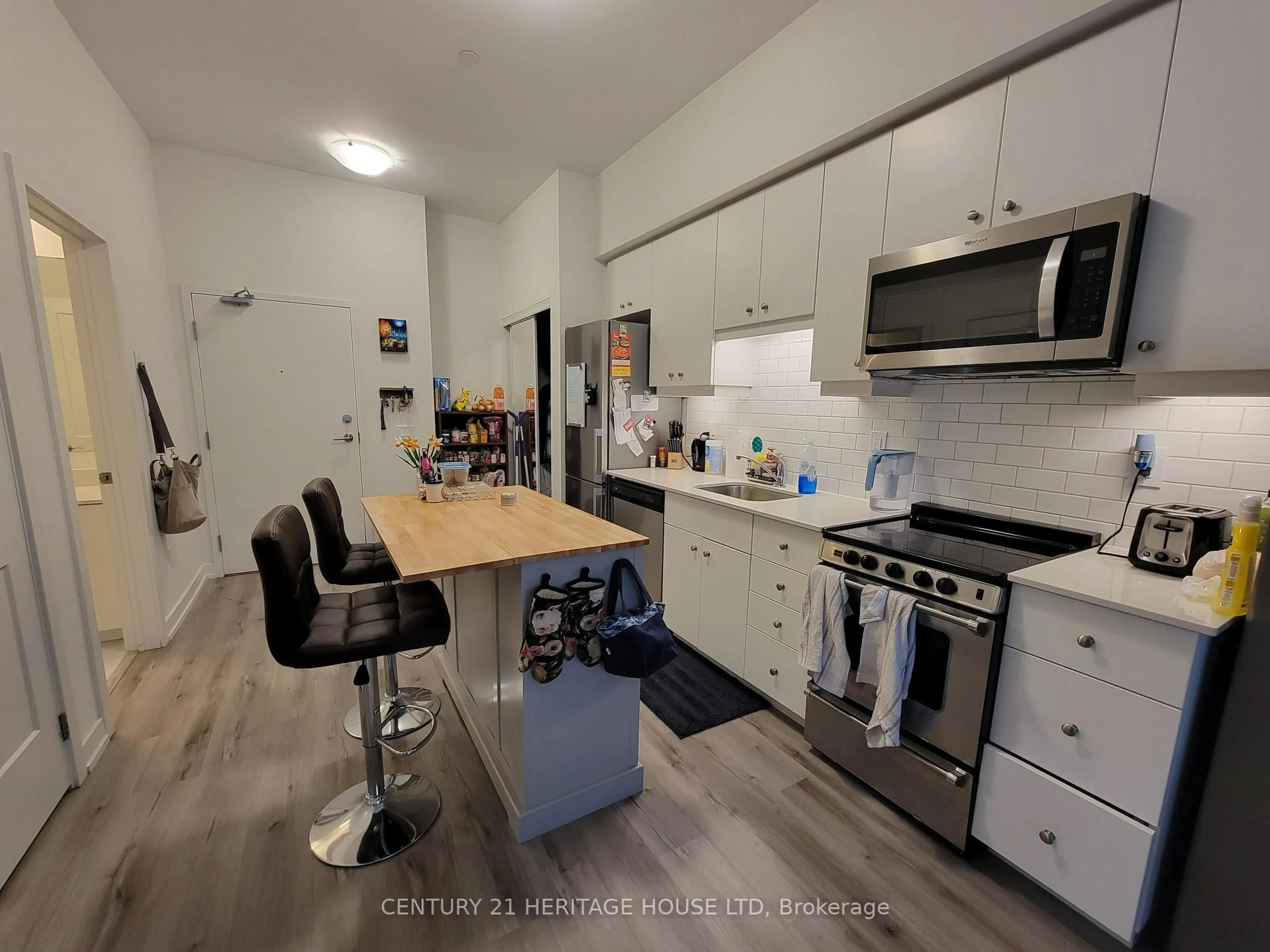 Open concept kitchen, unknown for 247 Northfield Dr #110, Waterloo Ontario N2K 0H2