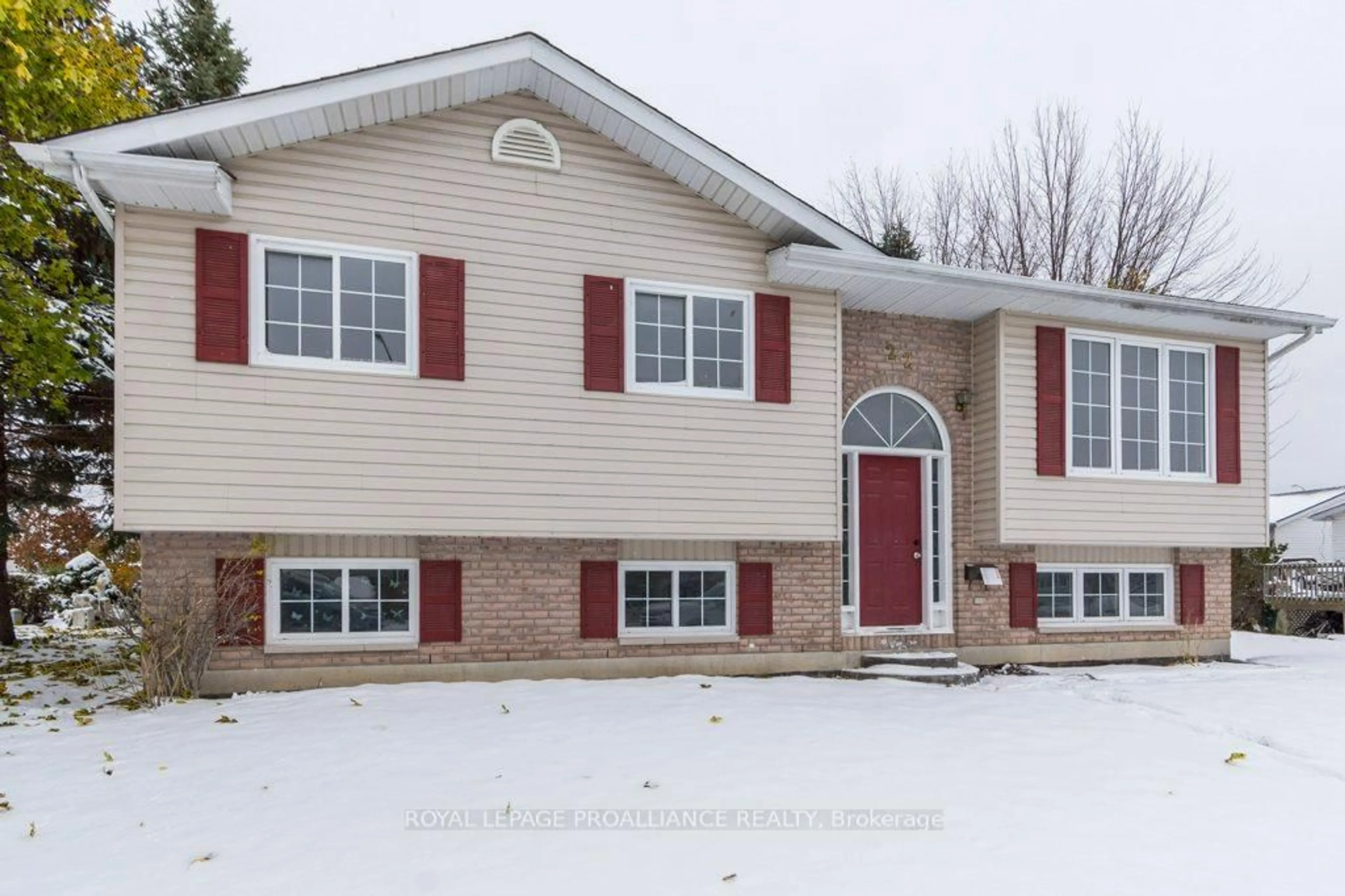 Home with vinyl exterior material, street for 22 Faraday Gdns, Belleville Ontario K8P 5J5
