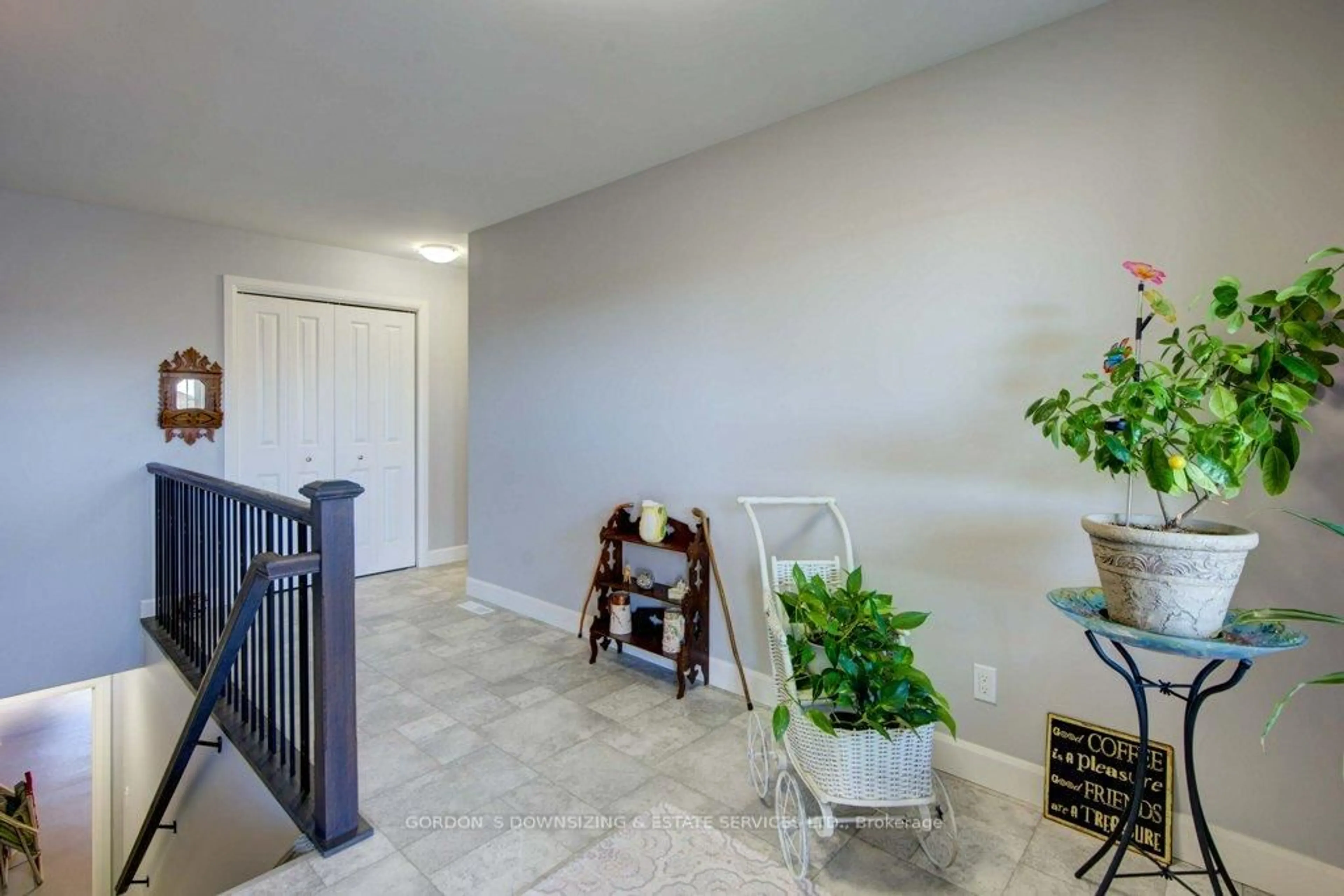 Indoor entryway for 88 Glenview Cres, Belleville Ontario K8P 0G1