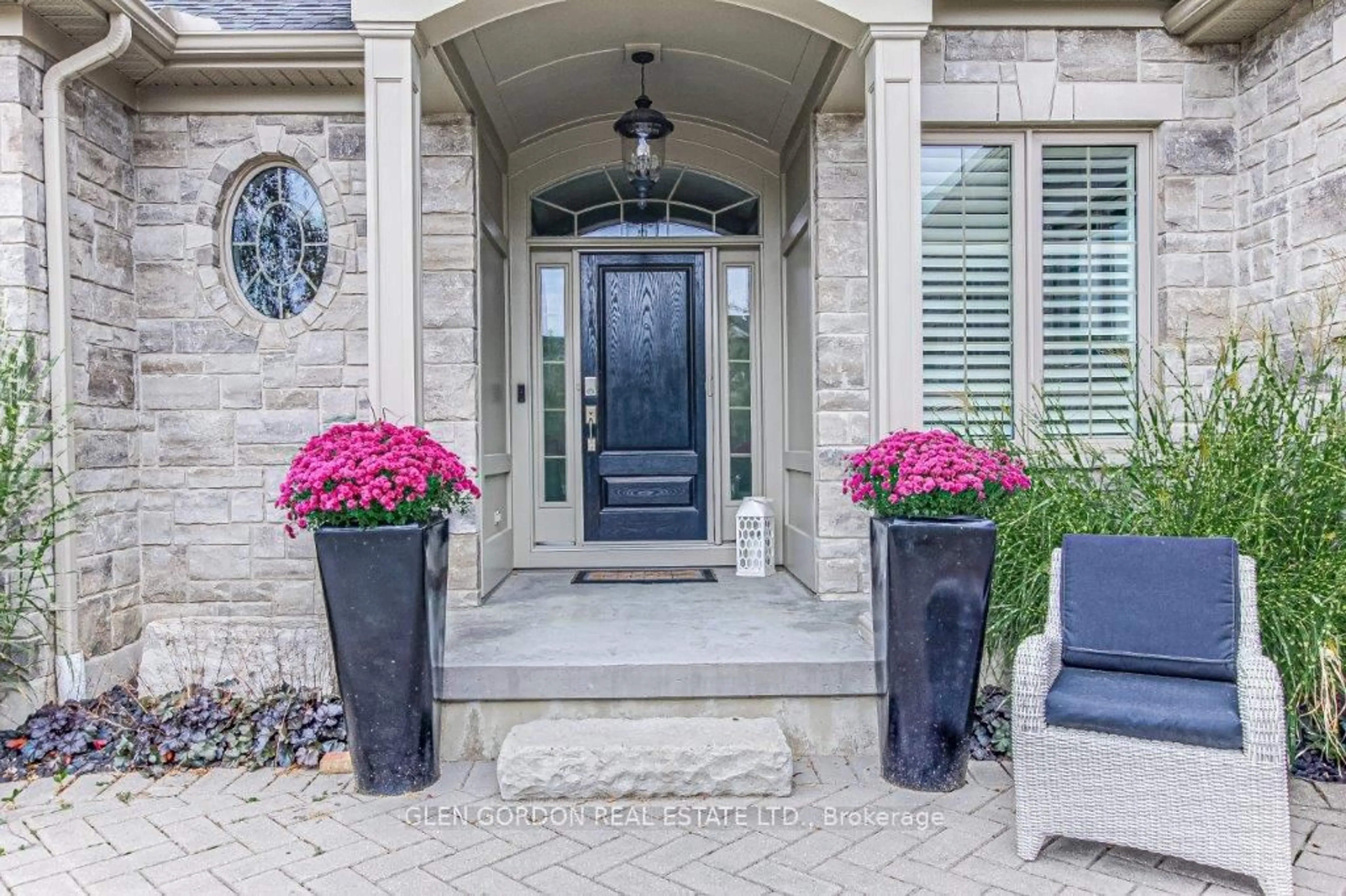Indoor entryway for 3390 Settlement Pl, London South Ontario N6P 0A7