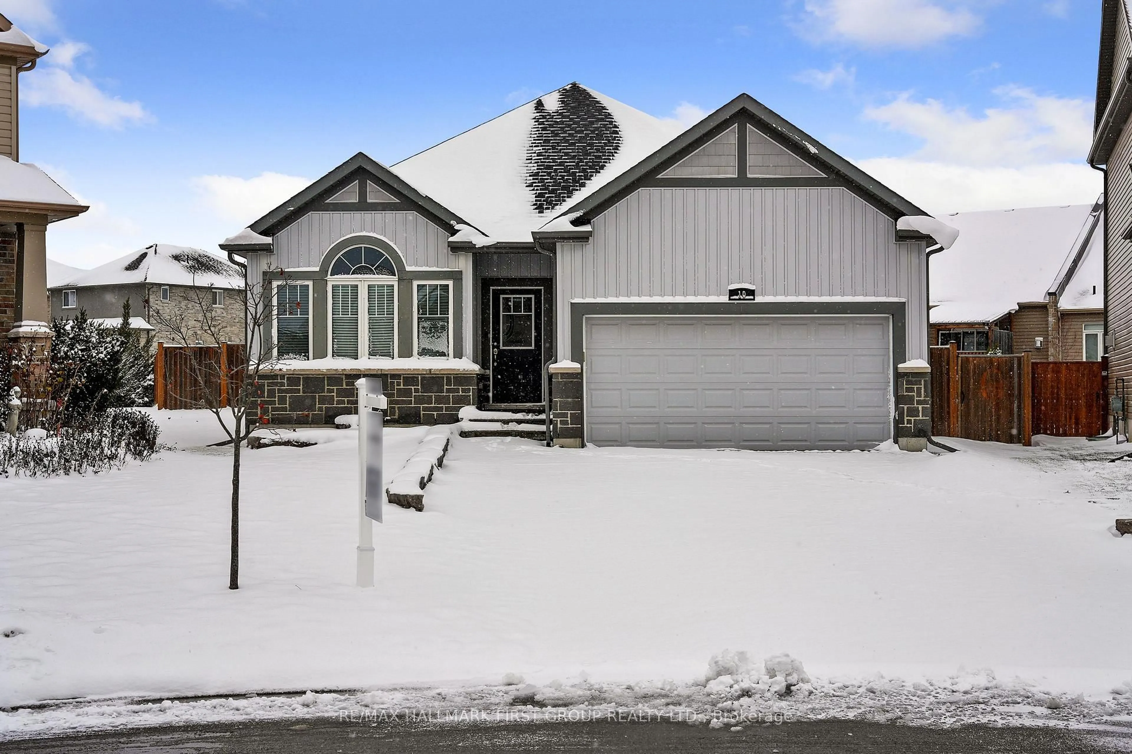Home with vinyl exterior material, street for 10 Walnut Cres, Belleville Ontario K8N 0E3