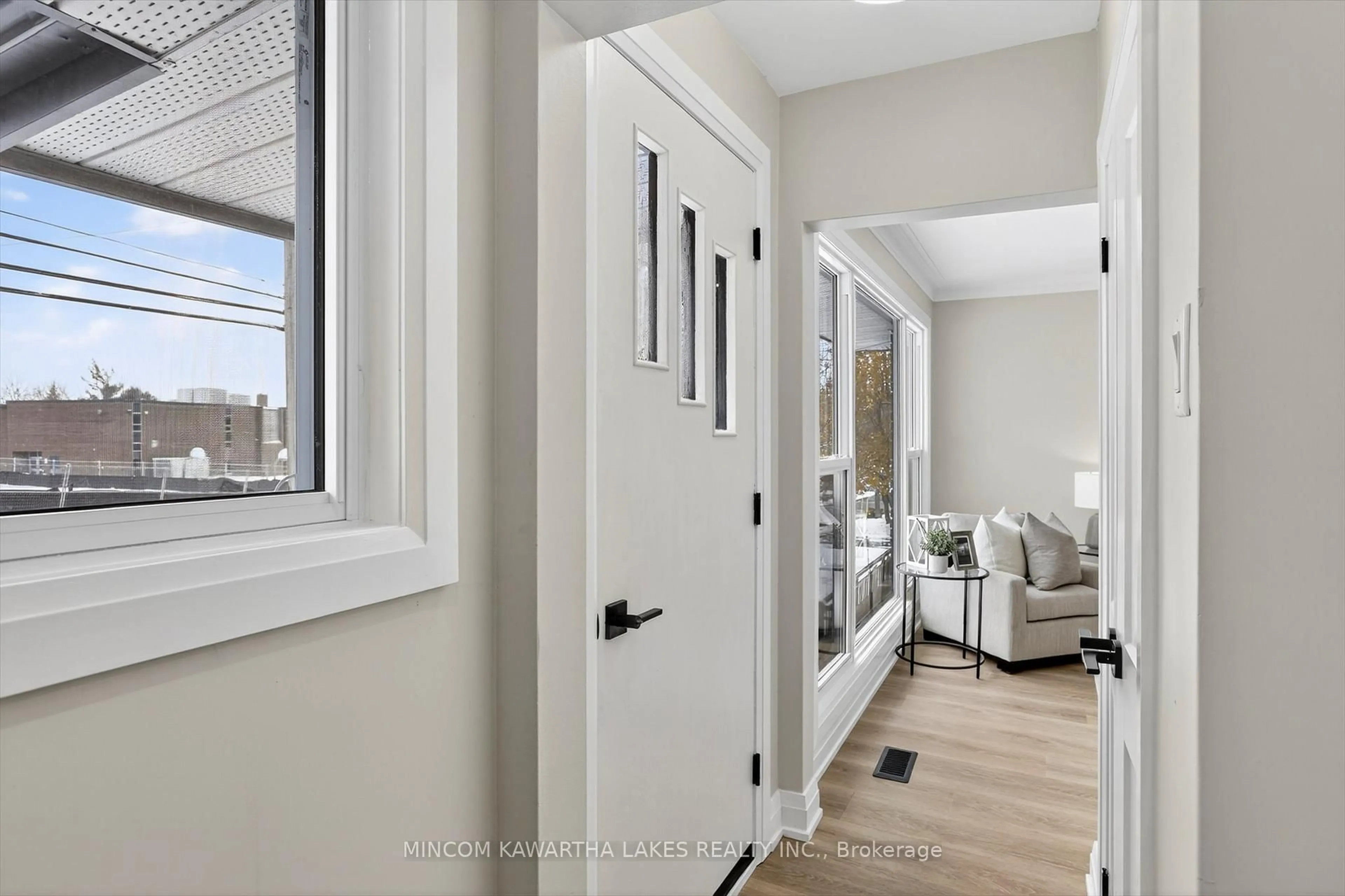 Indoor entryway for 152 Langton St, Peterborough Ontario K9H 6K2