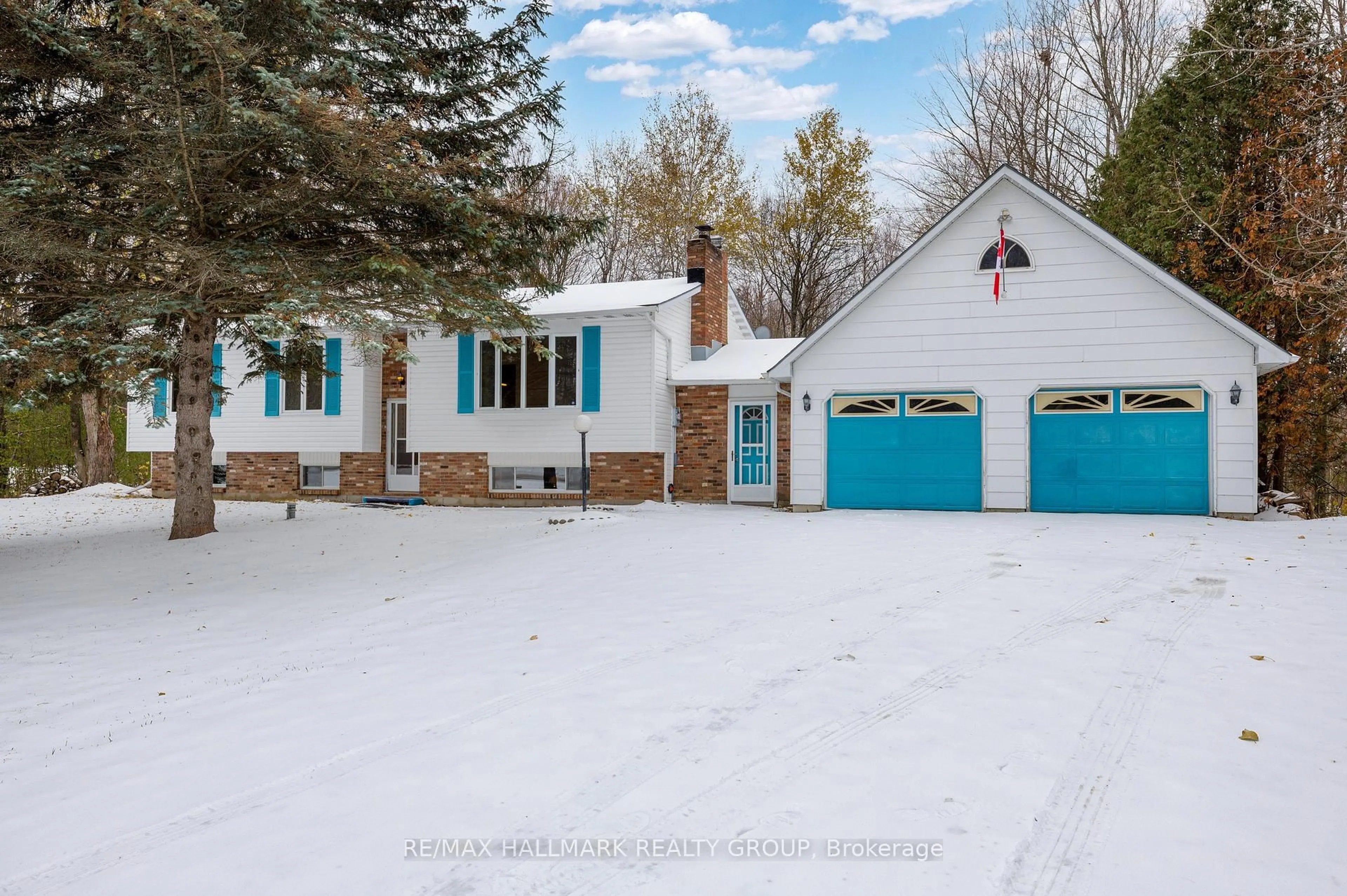 Home with vinyl exterior material, street for 3600 Lords Mills Rd, Augusta Ontario K0E 1T0