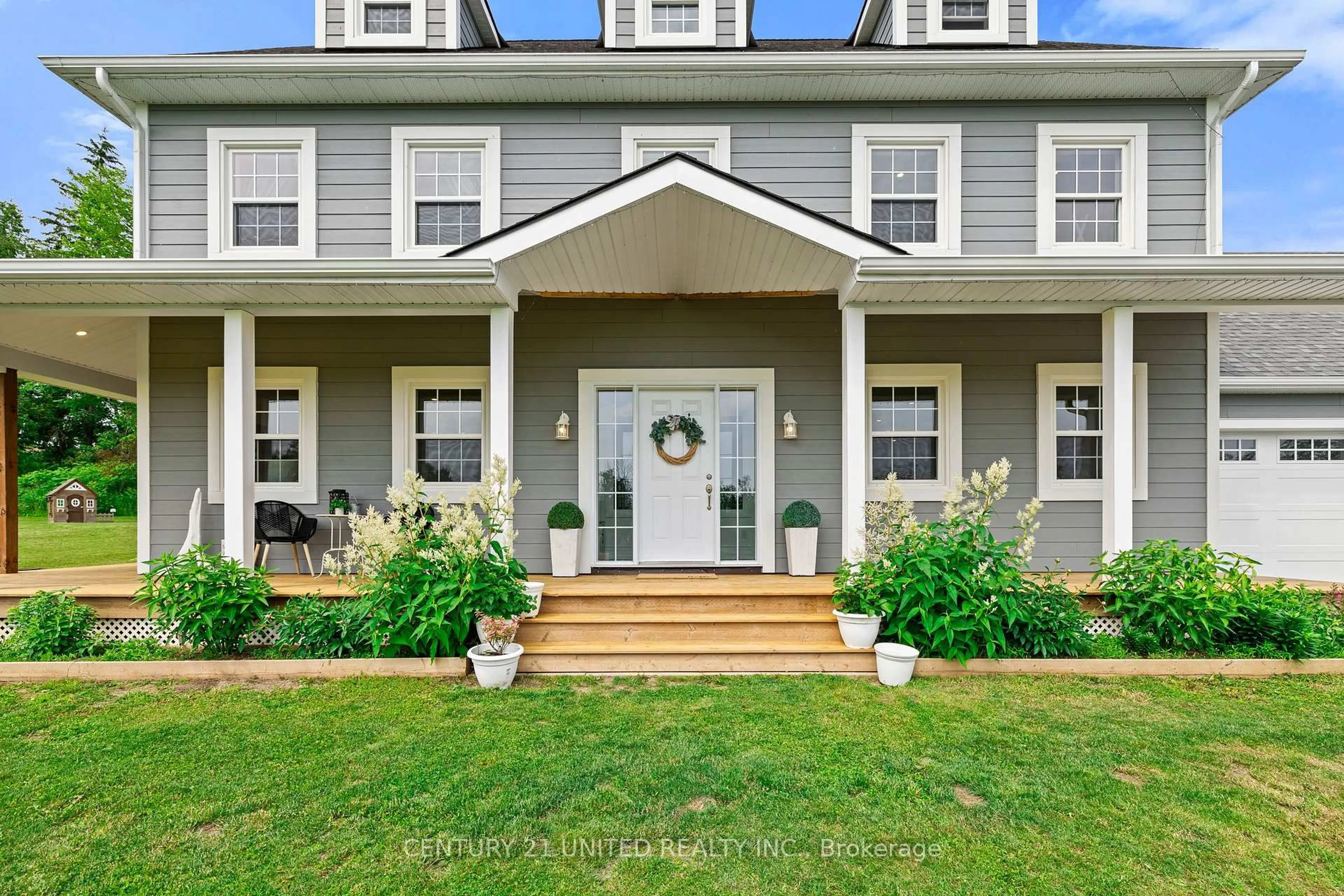 Home with vinyl exterior material, street for 187 Kildeer Lane, Selwyn Ontario K0L 1T0