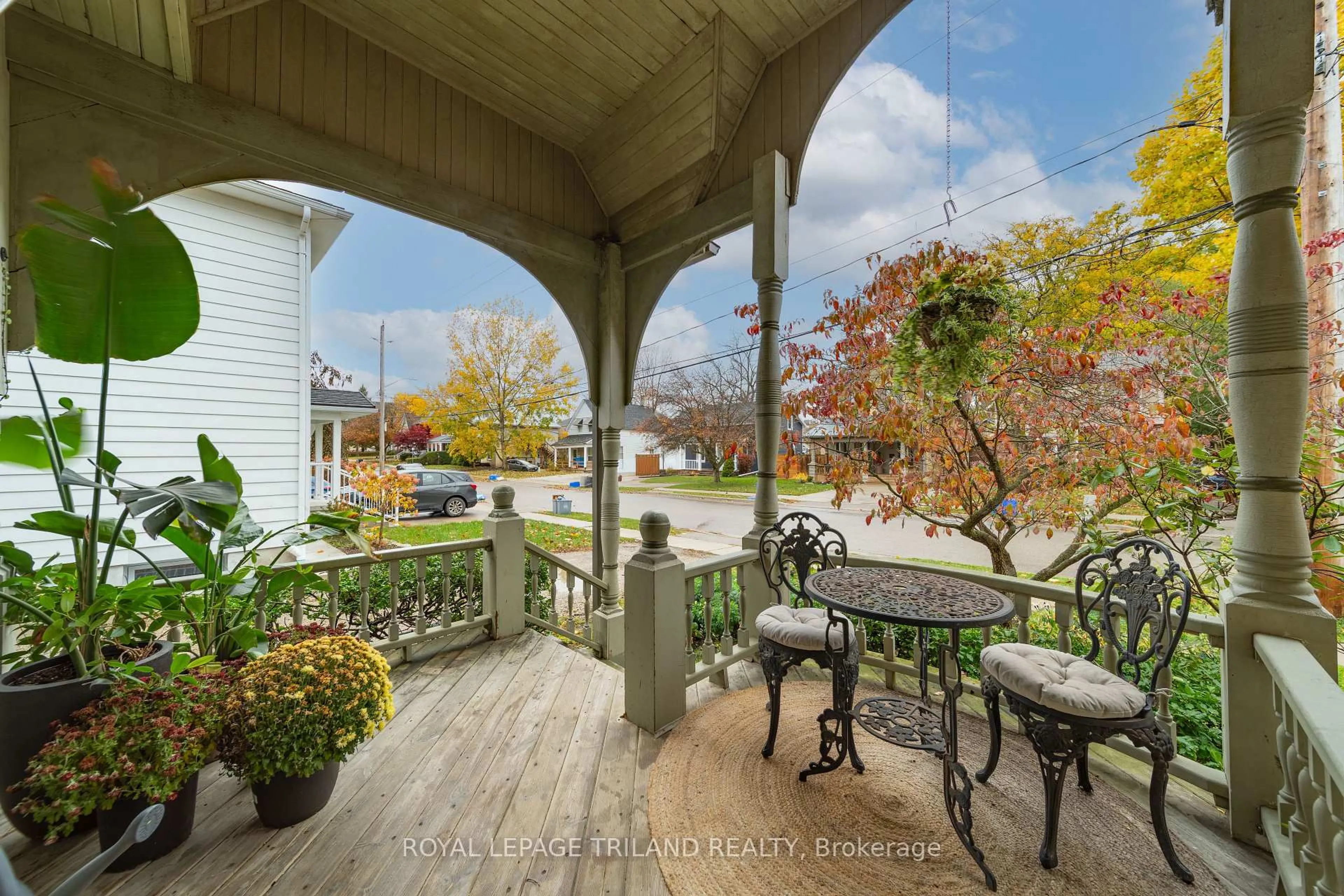 Patio, water/lake/river/ocean view for 34 Gladstone Ave, St. Thomas Ontario N5R 2L4