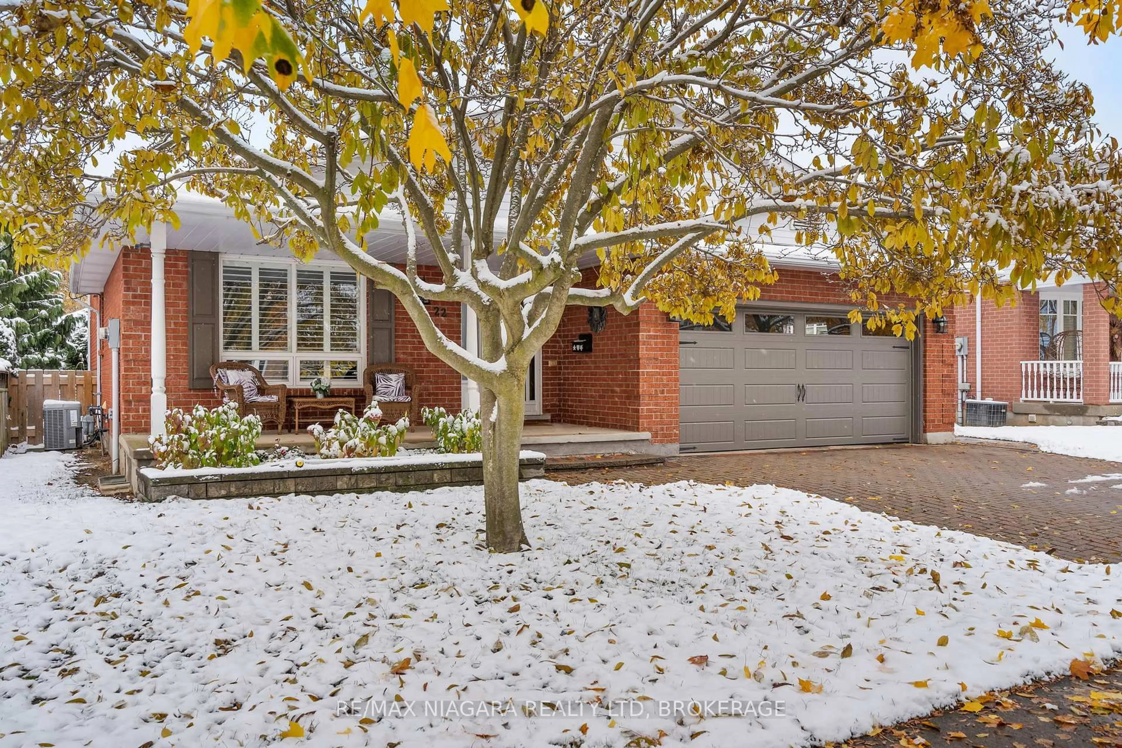 Home with brick exterior material, street for 22 Michelle Dr, St. Catharines Ontario L2S 3G7