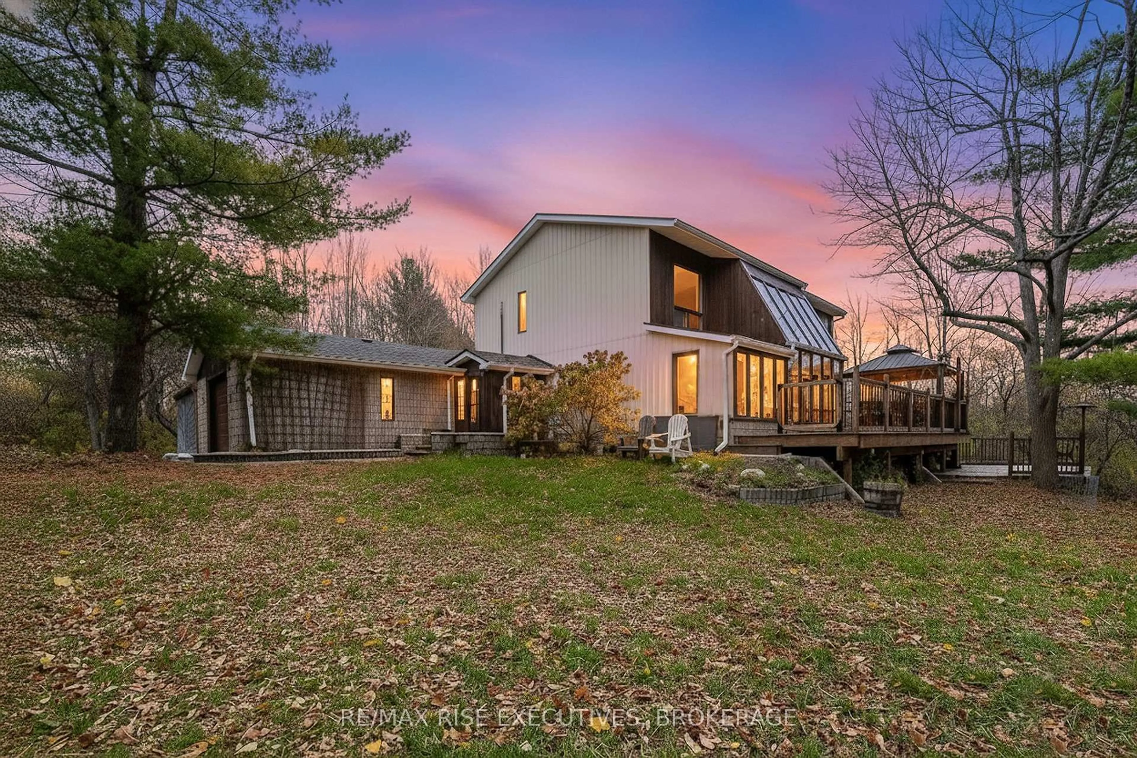 A pic from outside/outdoor area/front of a property/back of a property/a pic from drone, unknown for 2336 Battersea Rd, Kingston Ontario K0H 1S0