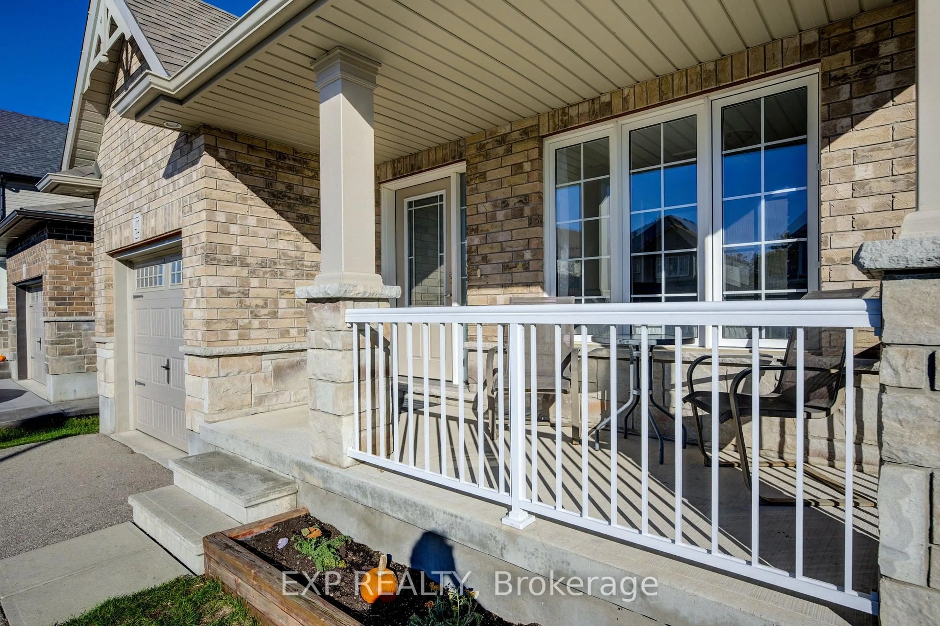 Indoor entryway for 42 Finoro Cres, Woolwich Ontario N3B 0C3