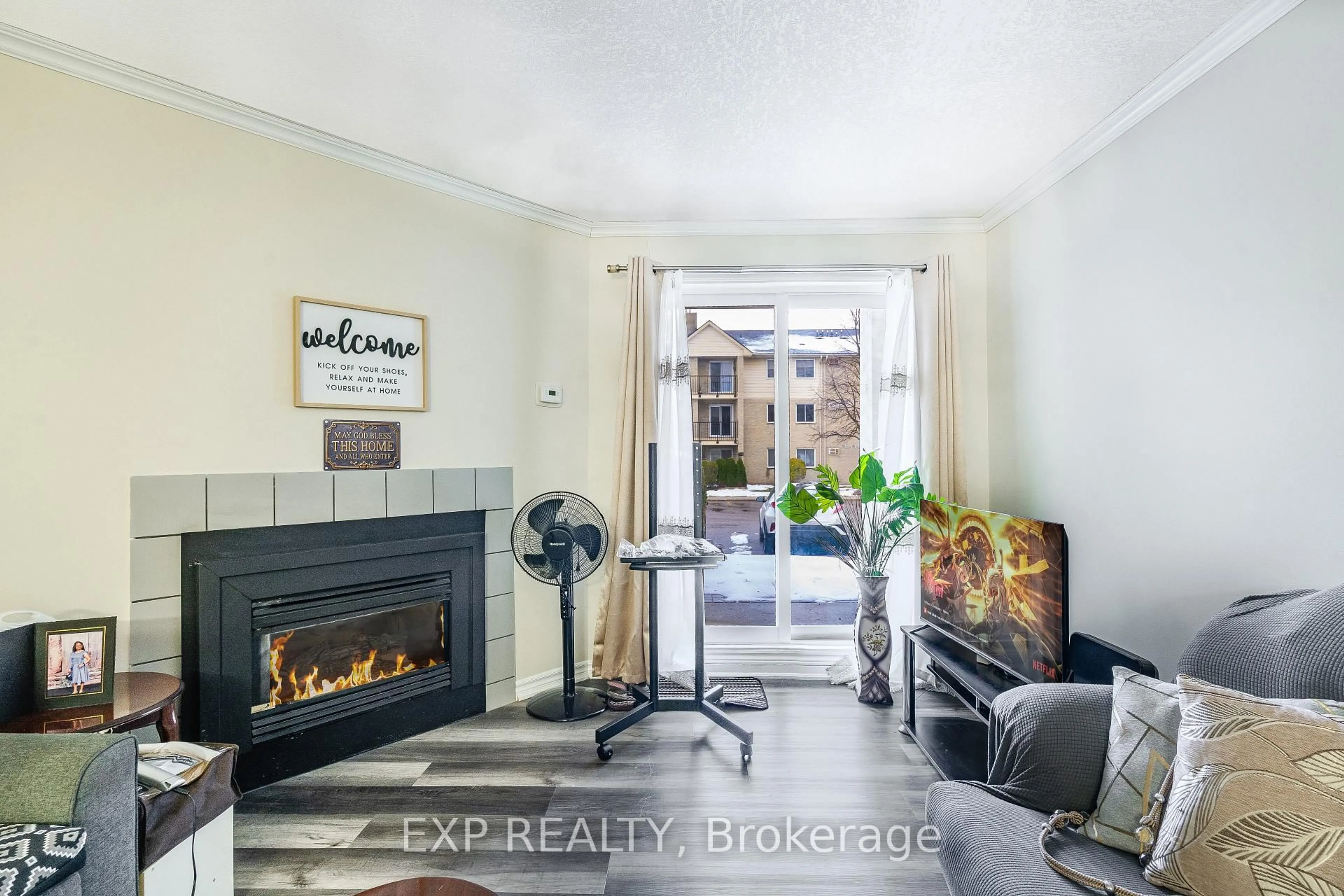 Indoor entryway for 735 Deveron Cres #115, London South Ontario N5Z 4X8