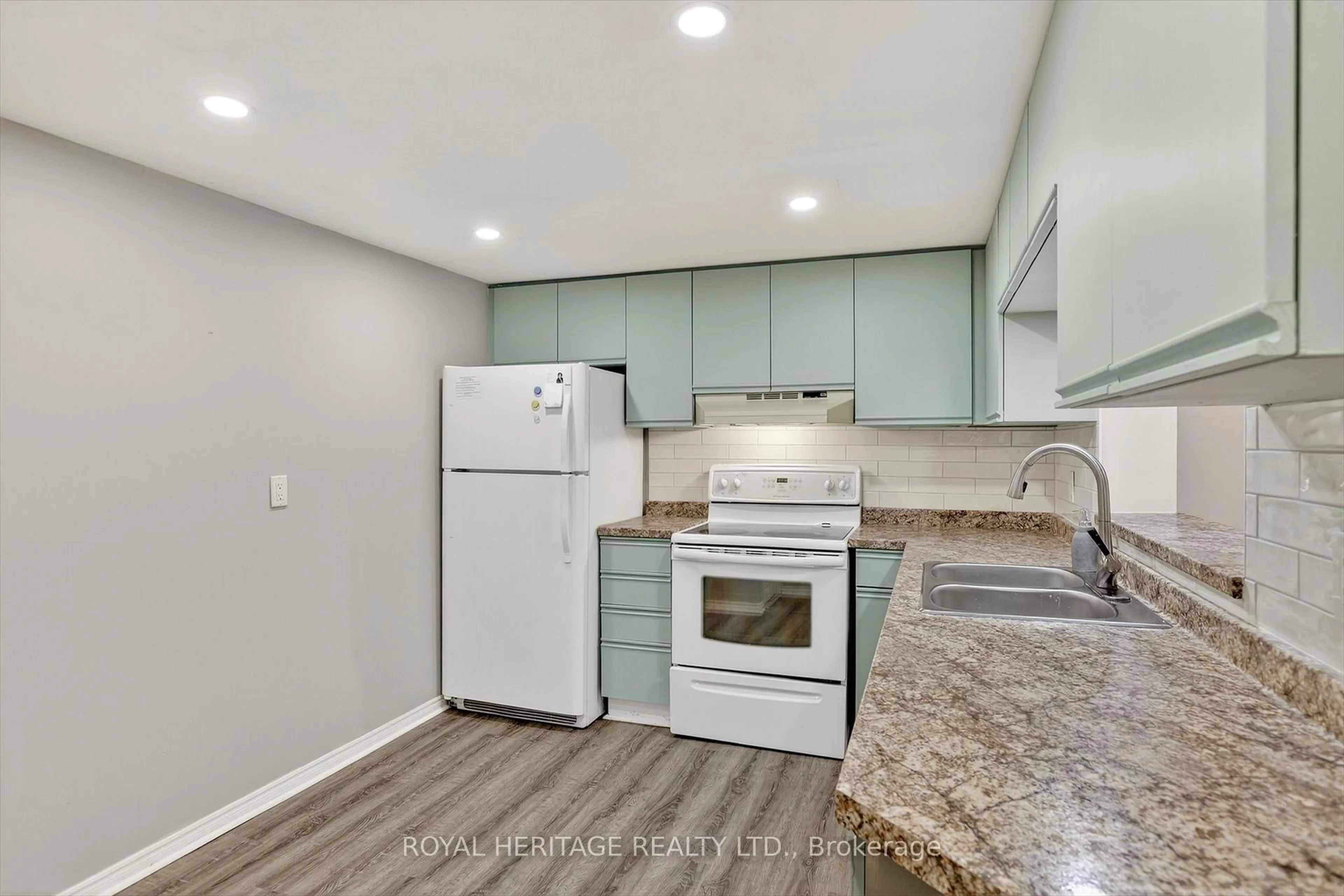 Standard kitchen, unknown for 1 Heritage Way #102, Kawartha Lakes Ontario K9V 5P9