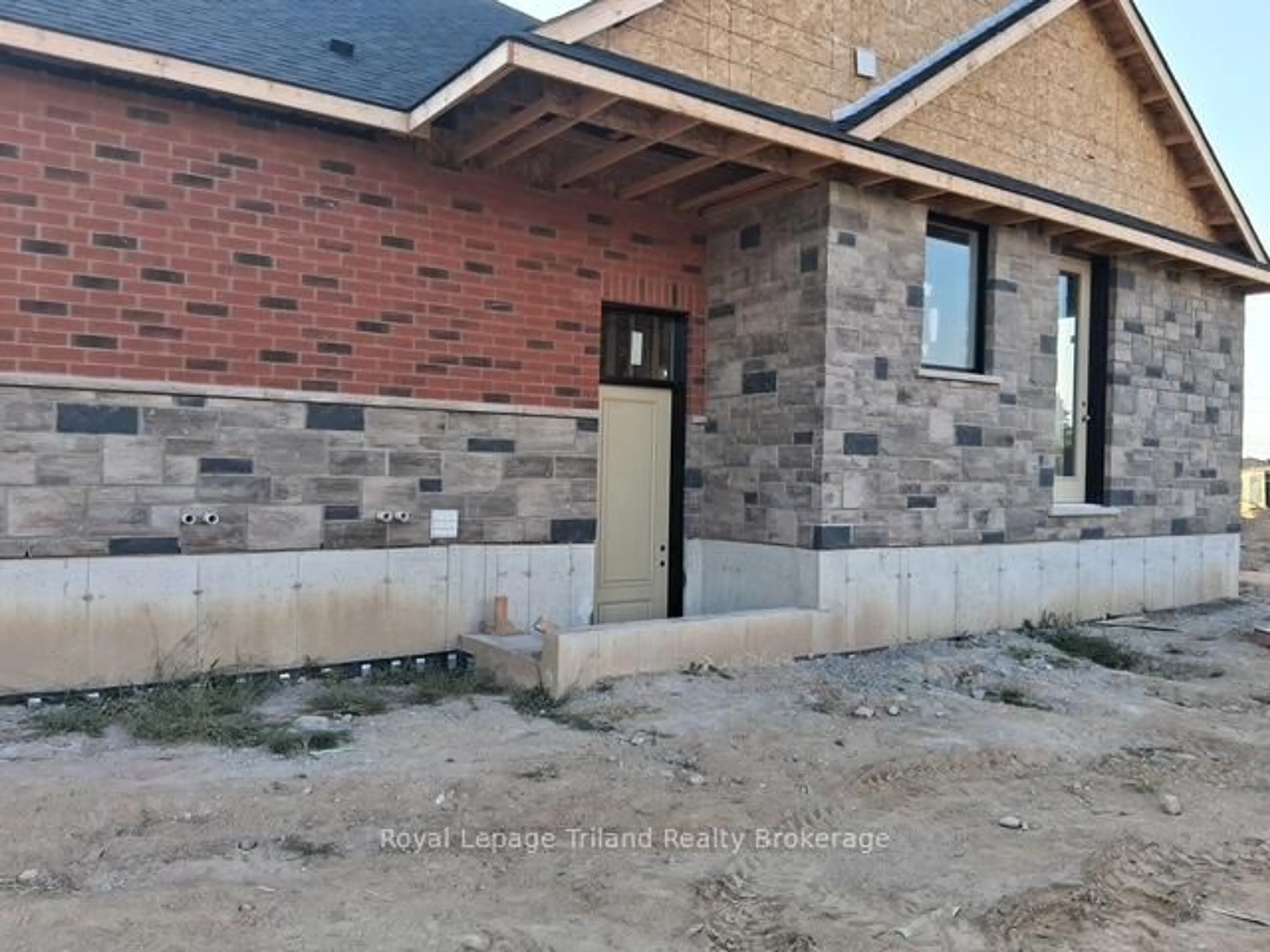 Home with brick exterior material, building for 1140 Caen Ave, Woodstock Ontario N4T 0G3