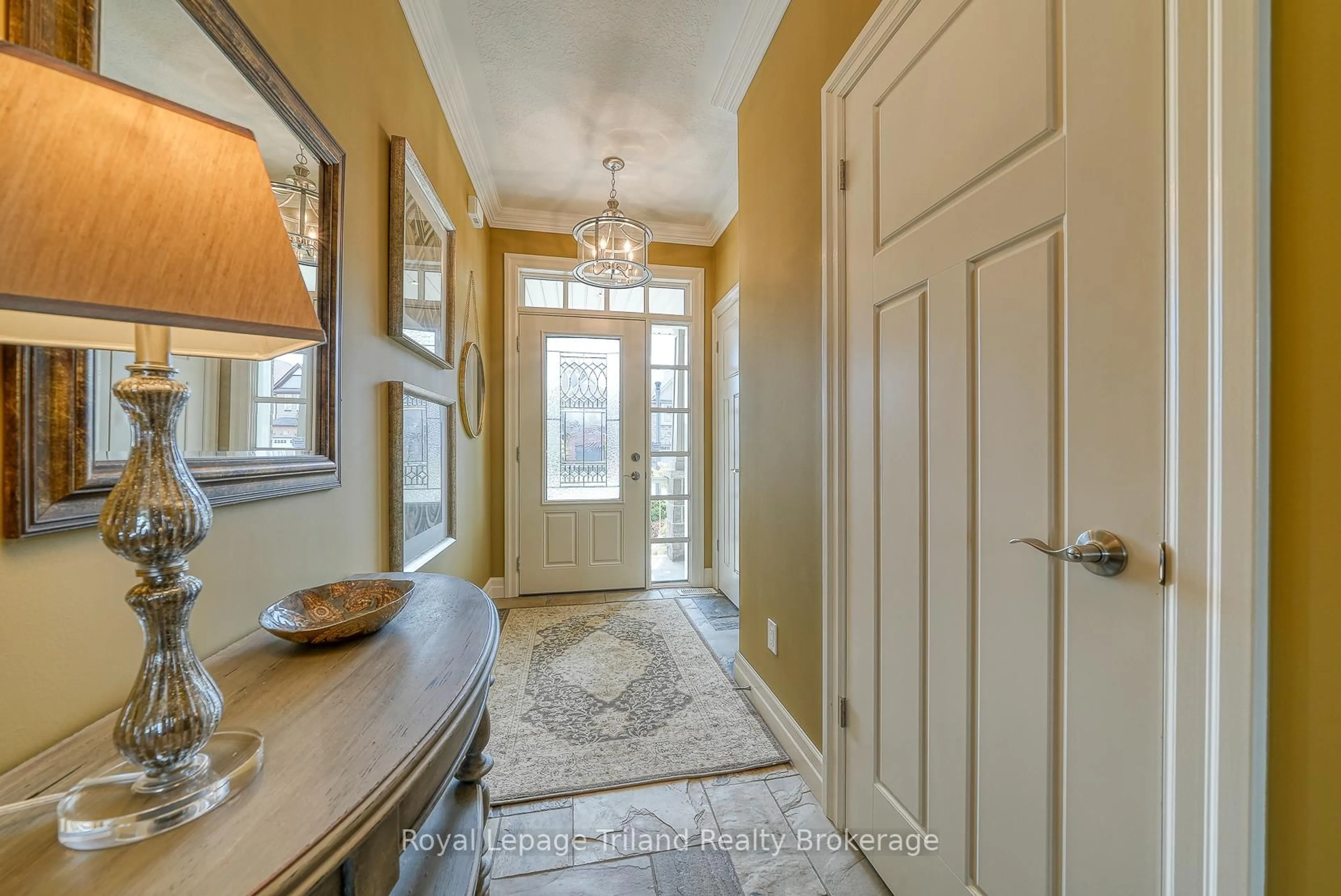 Indoor entryway for 1142 Caen Ave, Woodstock Ontario N4T 0G3