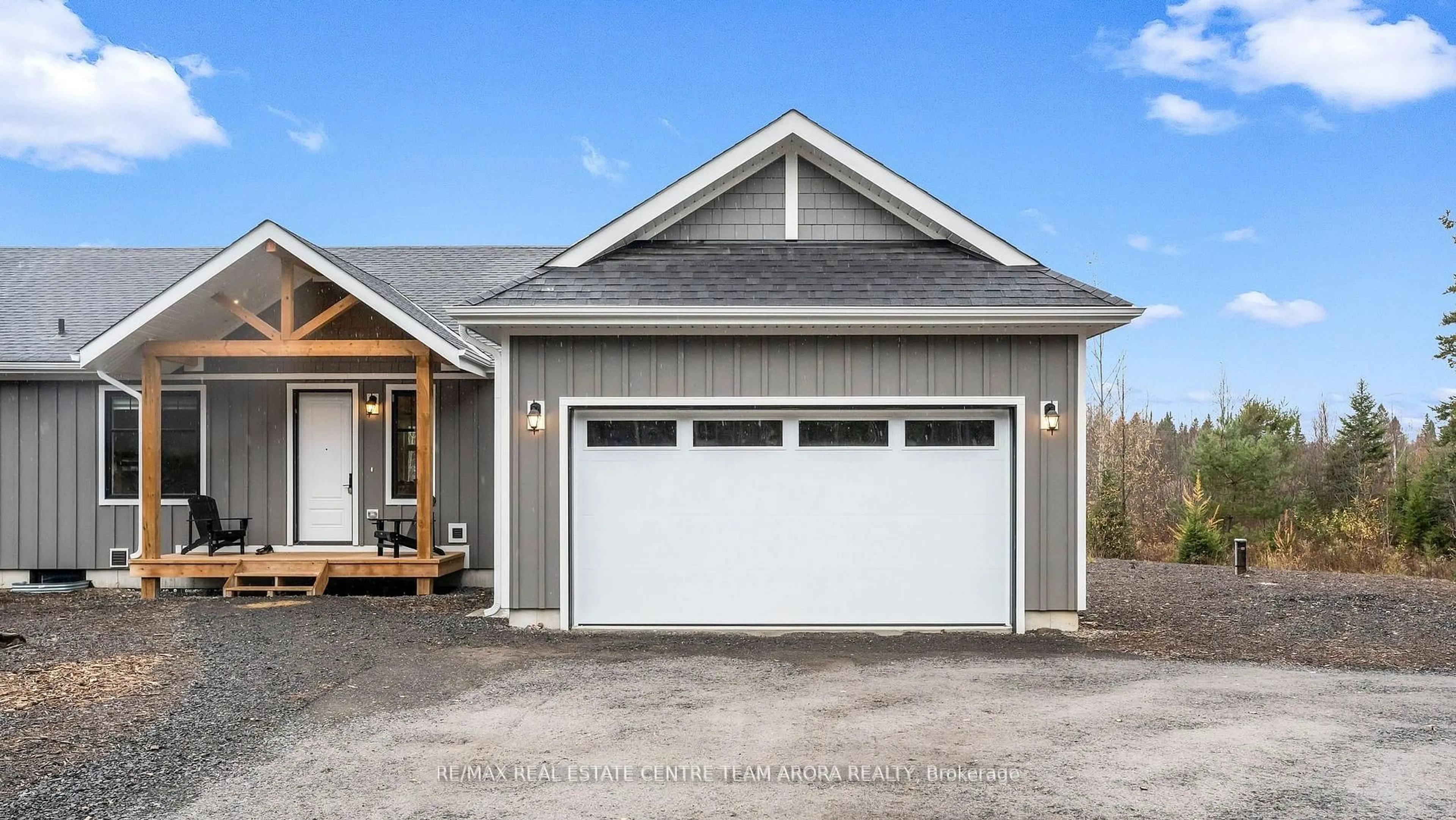 Indoor garage for 1003 Kingsridge Crt, Lake of Bays Ontario P1H 2J6