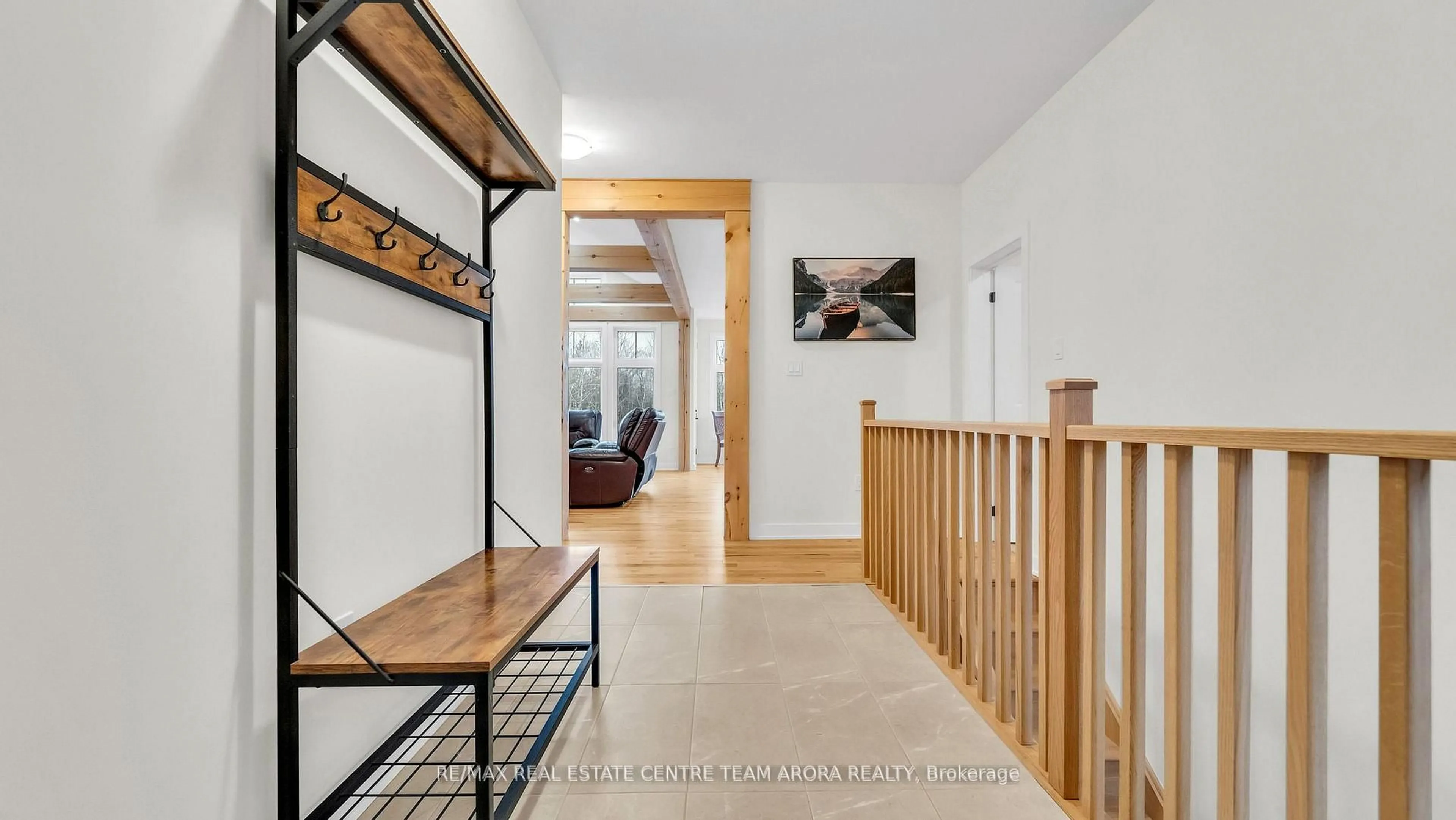 Indoor entryway for 1003 Kingsridge Crt, Lake of Bays Ontario P1H 2J6