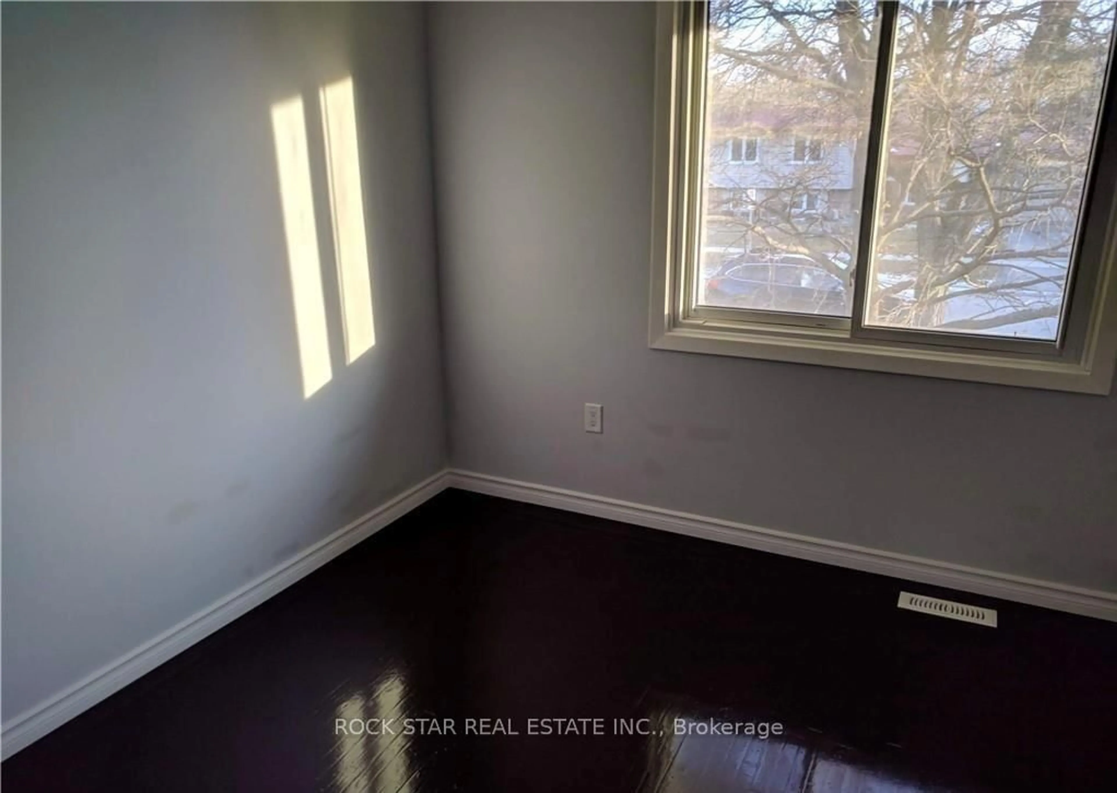 A pic of a room for 34 PRESTON Pl, Welland Ontario L3C 3K3