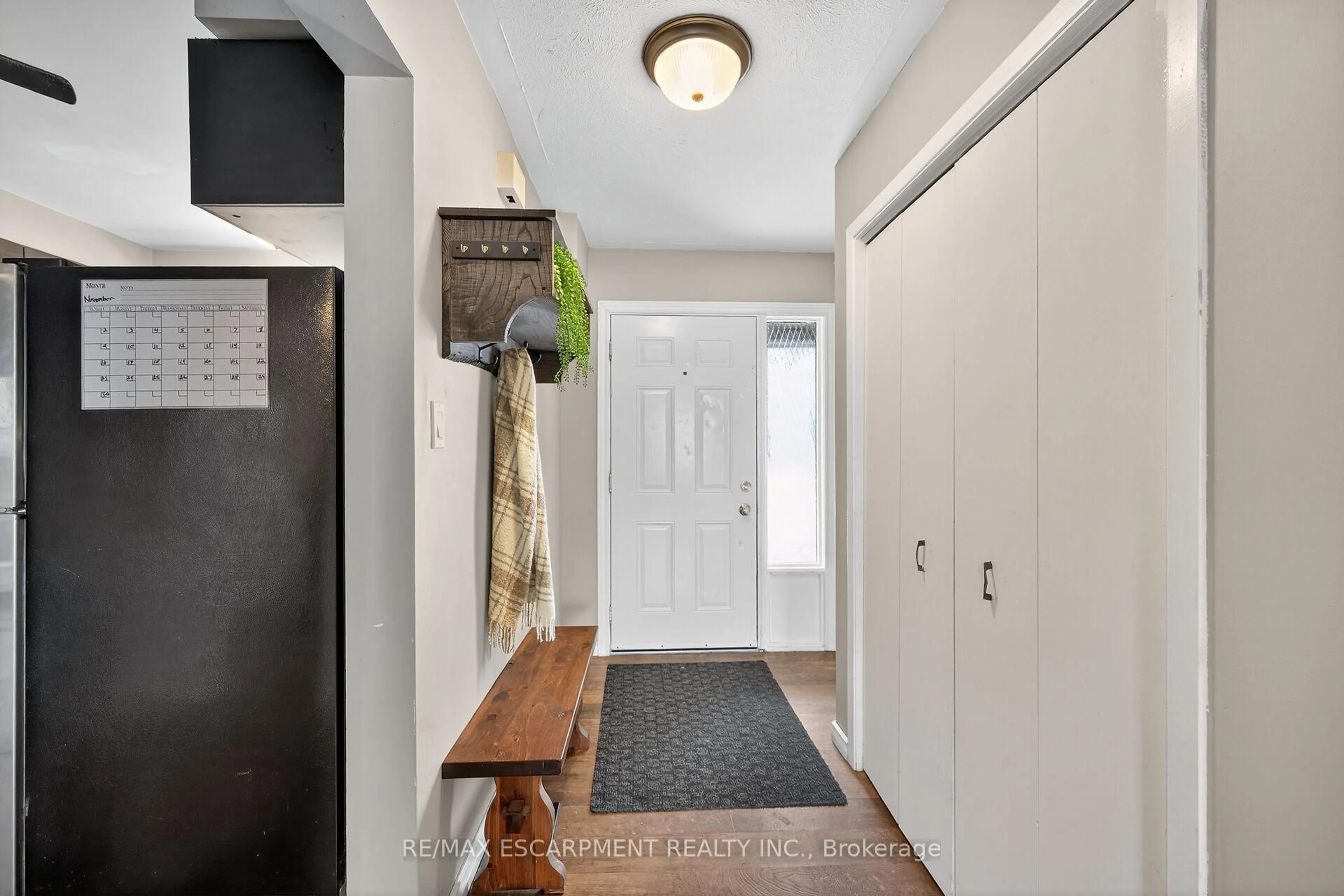 Indoor entryway for 49 Peel St #26, Haldimand Ontario N0A 1J0