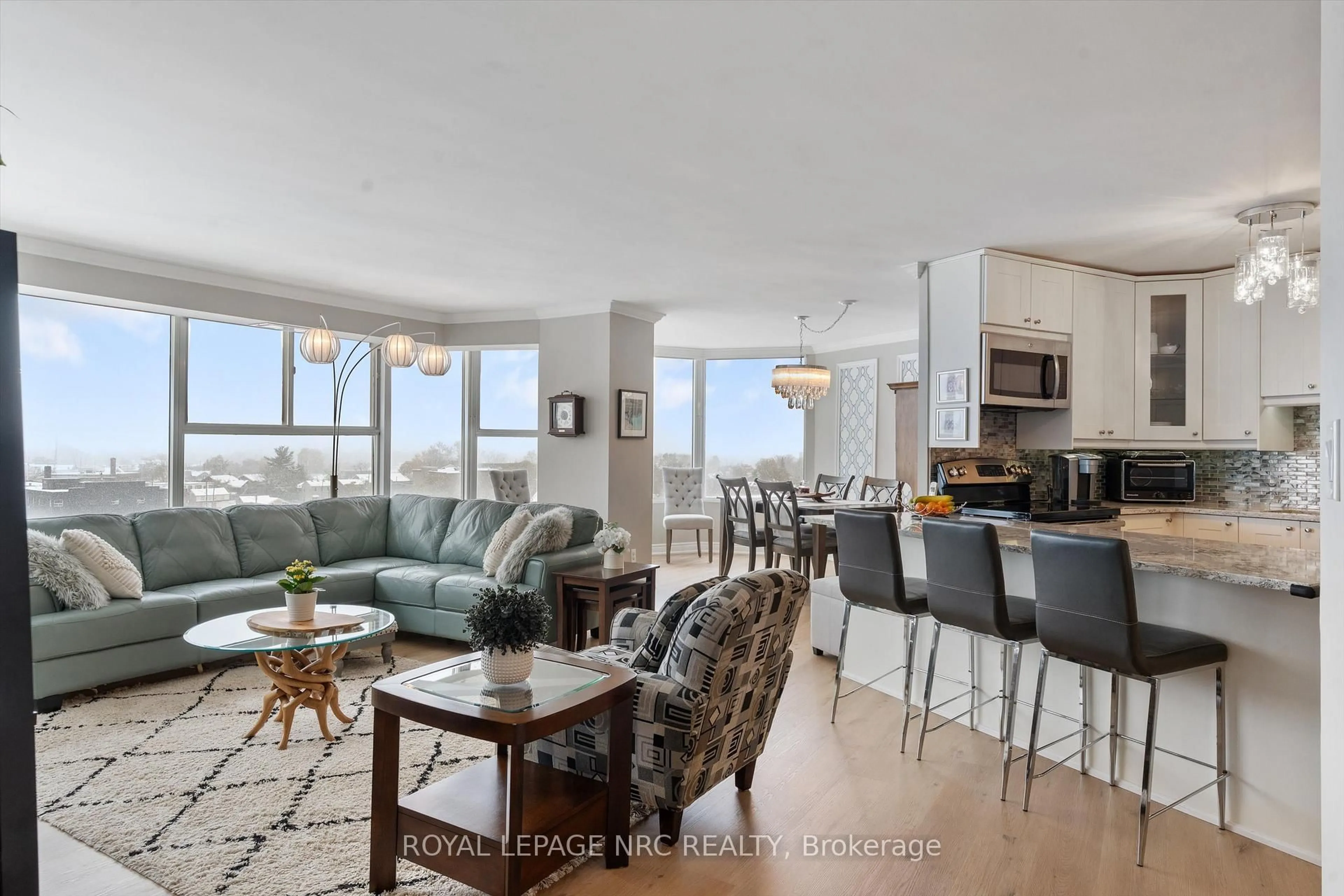 Living room with furniture, unknown for 7 Gale Cres #901, St. Catharines Ontario L2R 7M8