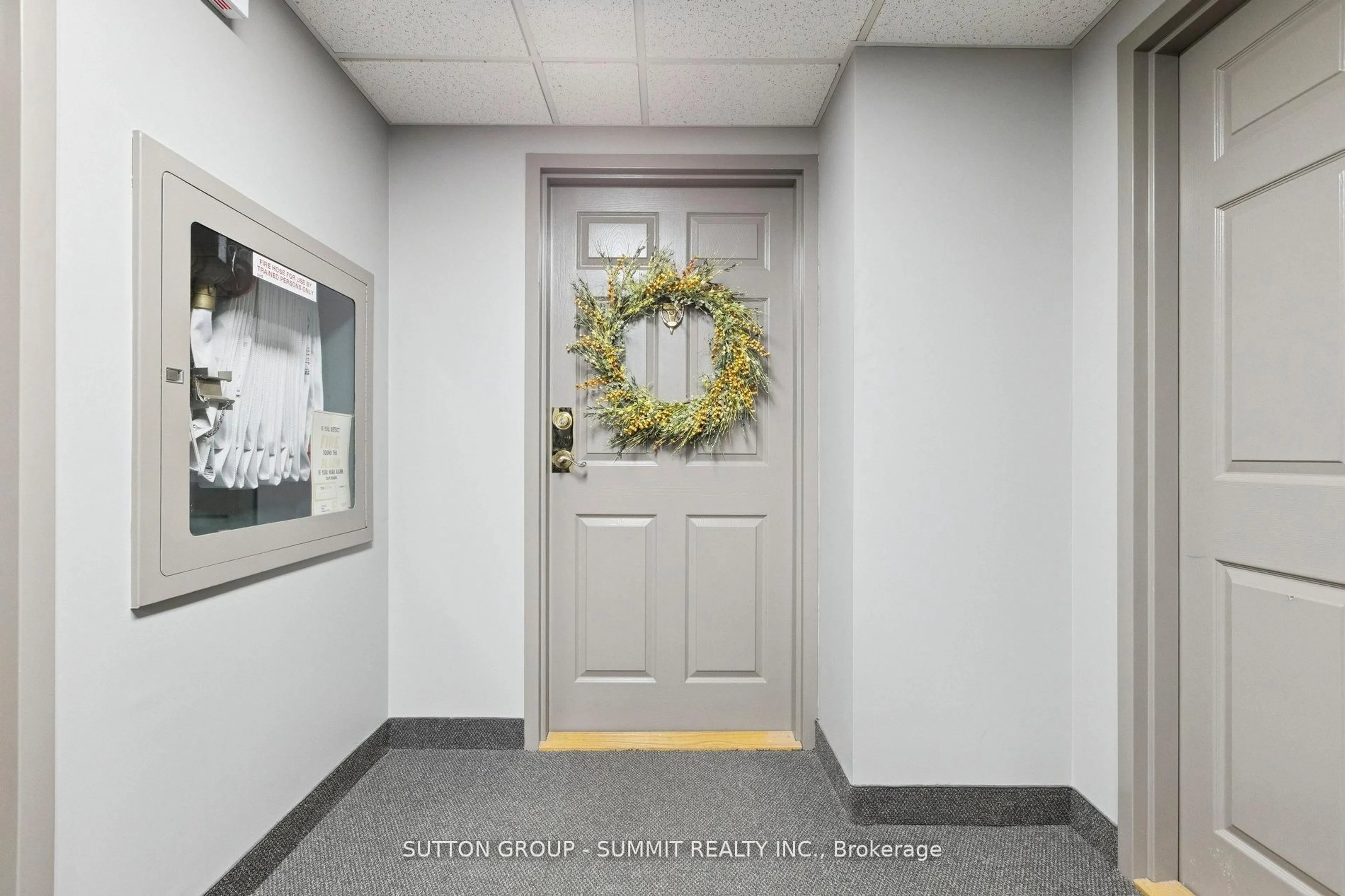 Indoor entryway for 281 Bristol St #401, Guelph Ontario N1H 8J3