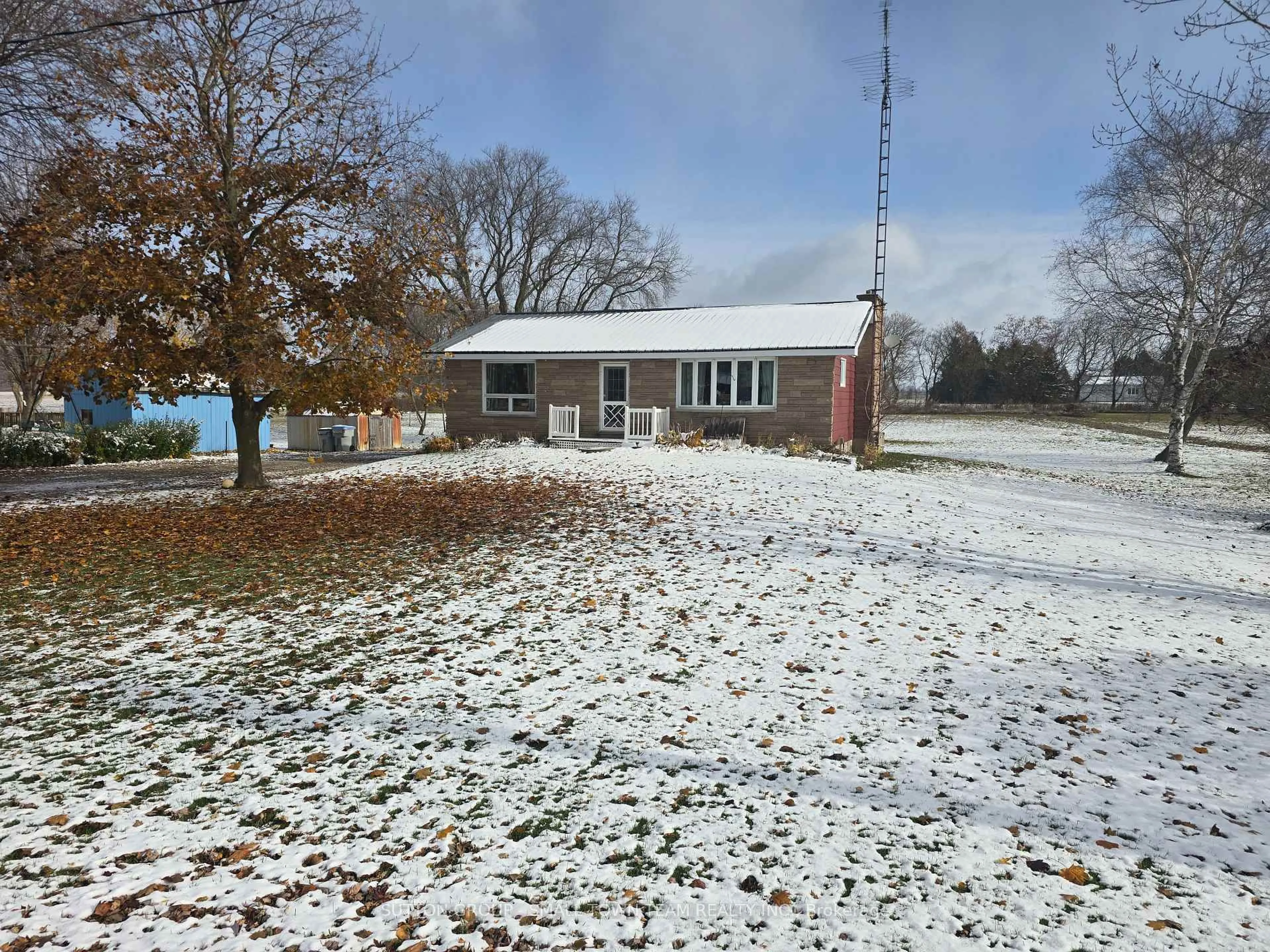 A pic from outside/outdoor area/front of a property/back of a property/a pic from drone, building for 69228 Corbett Line, South Huron Ontario N0M 1N0
