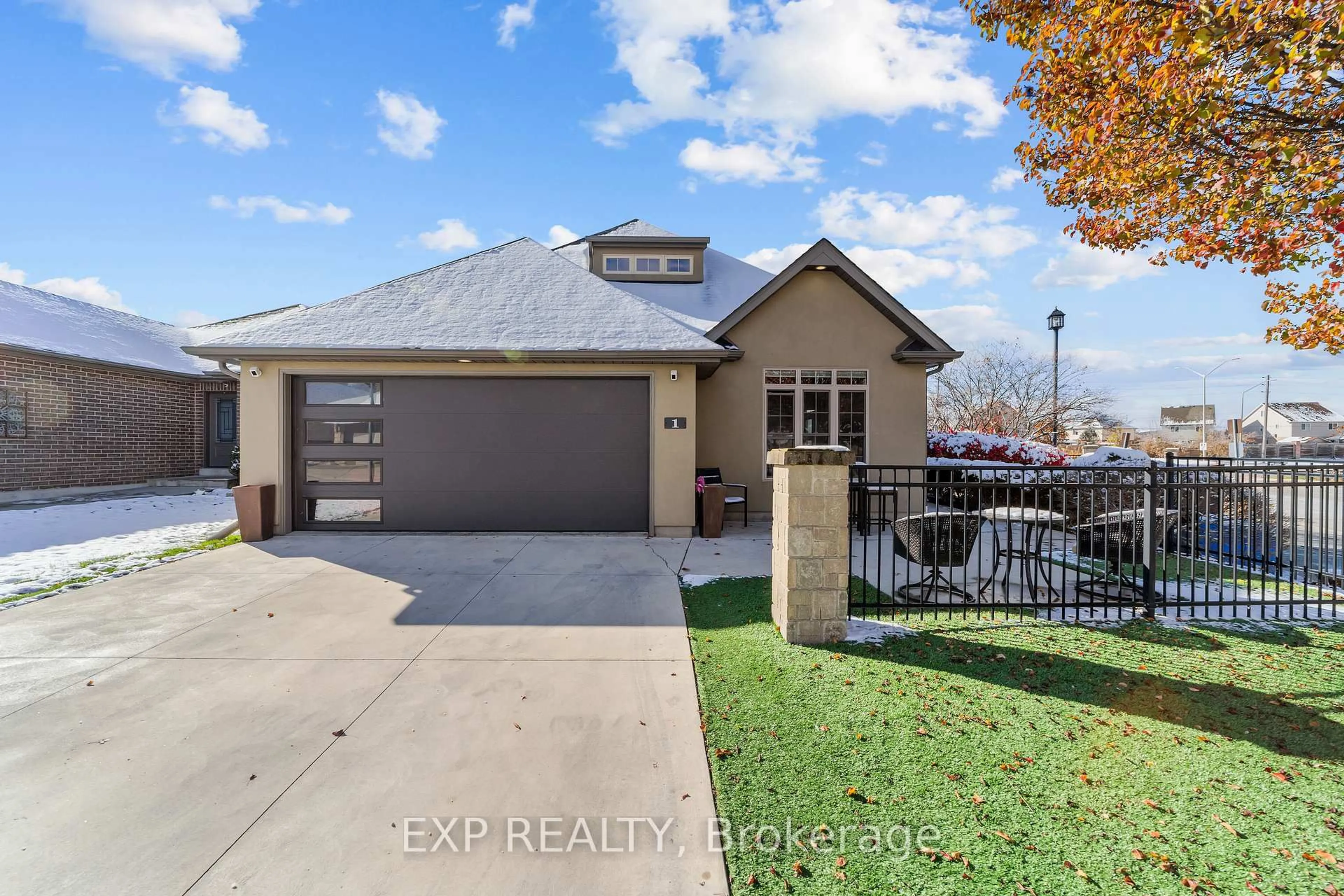 A pic from outside/outdoor area/front of a property/back of a property/a pic from drone, street for 1430 Highbury Ave #1, London East Ontario N5Y 6M4