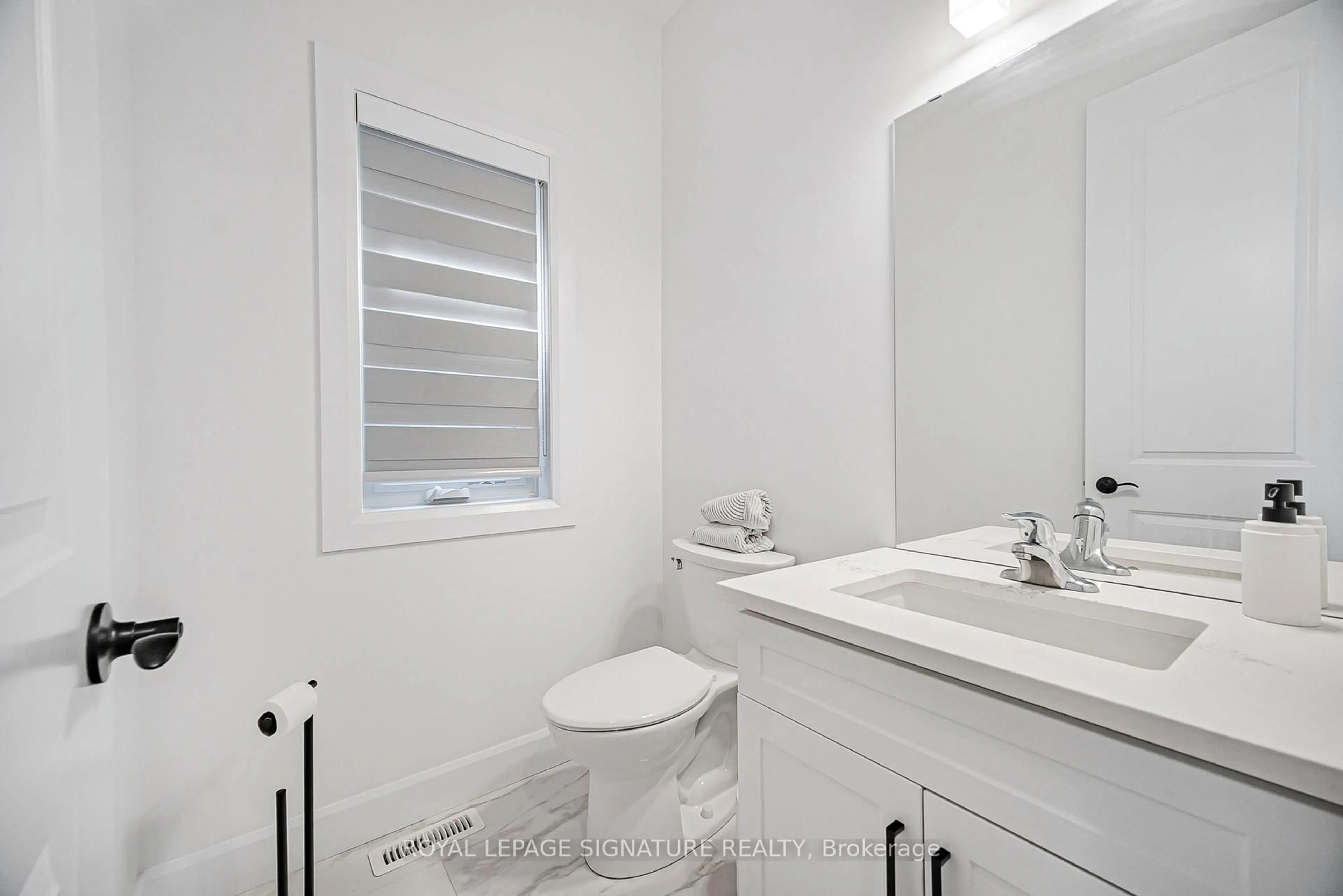 Standard bathroom, ceramic/tile floor for 6326 Heathwoods Ave, London South Ontario N6P 0K2