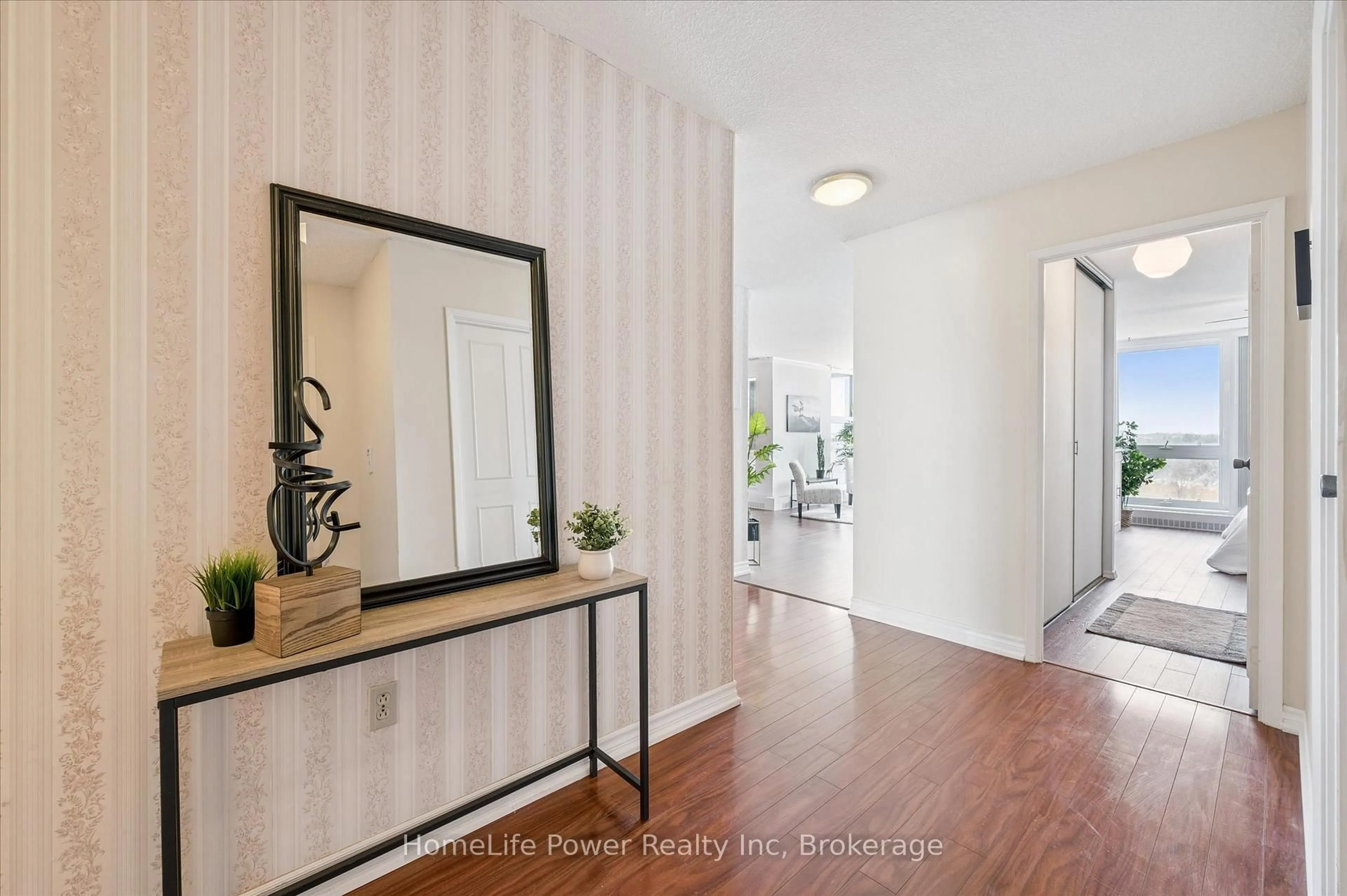 Indoor entryway for 19 Woodlawn Rd #711, Guelph Ontario N1H 7B1