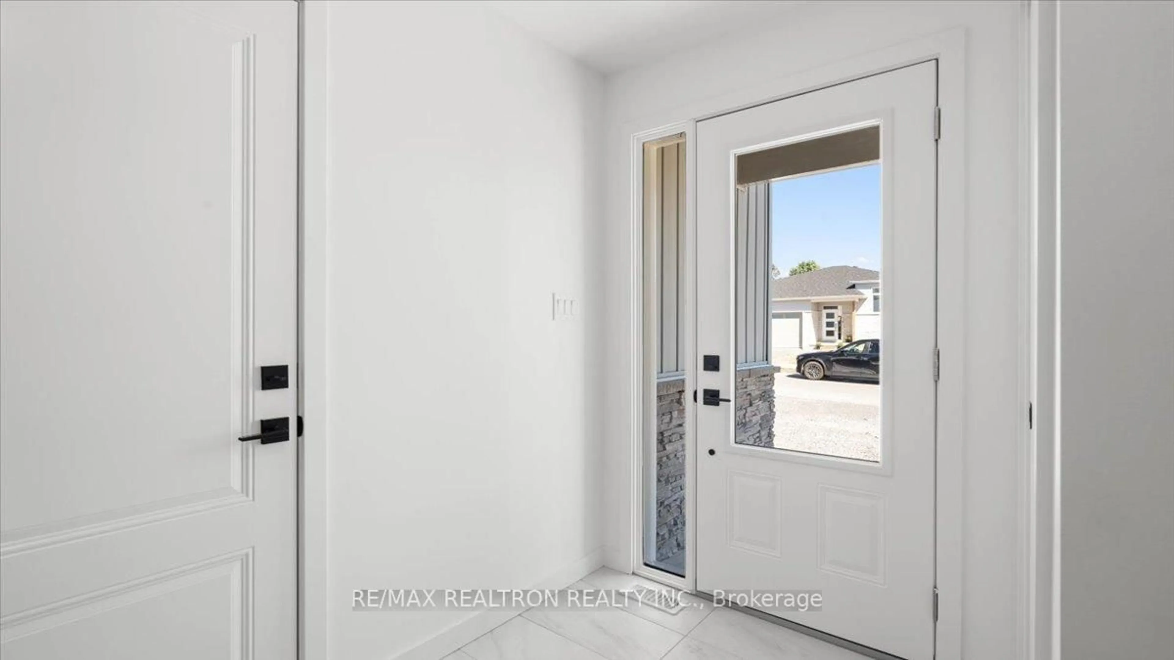 Indoor entryway for 46 Summit Cres, Belleville Ontario K8N 0A2