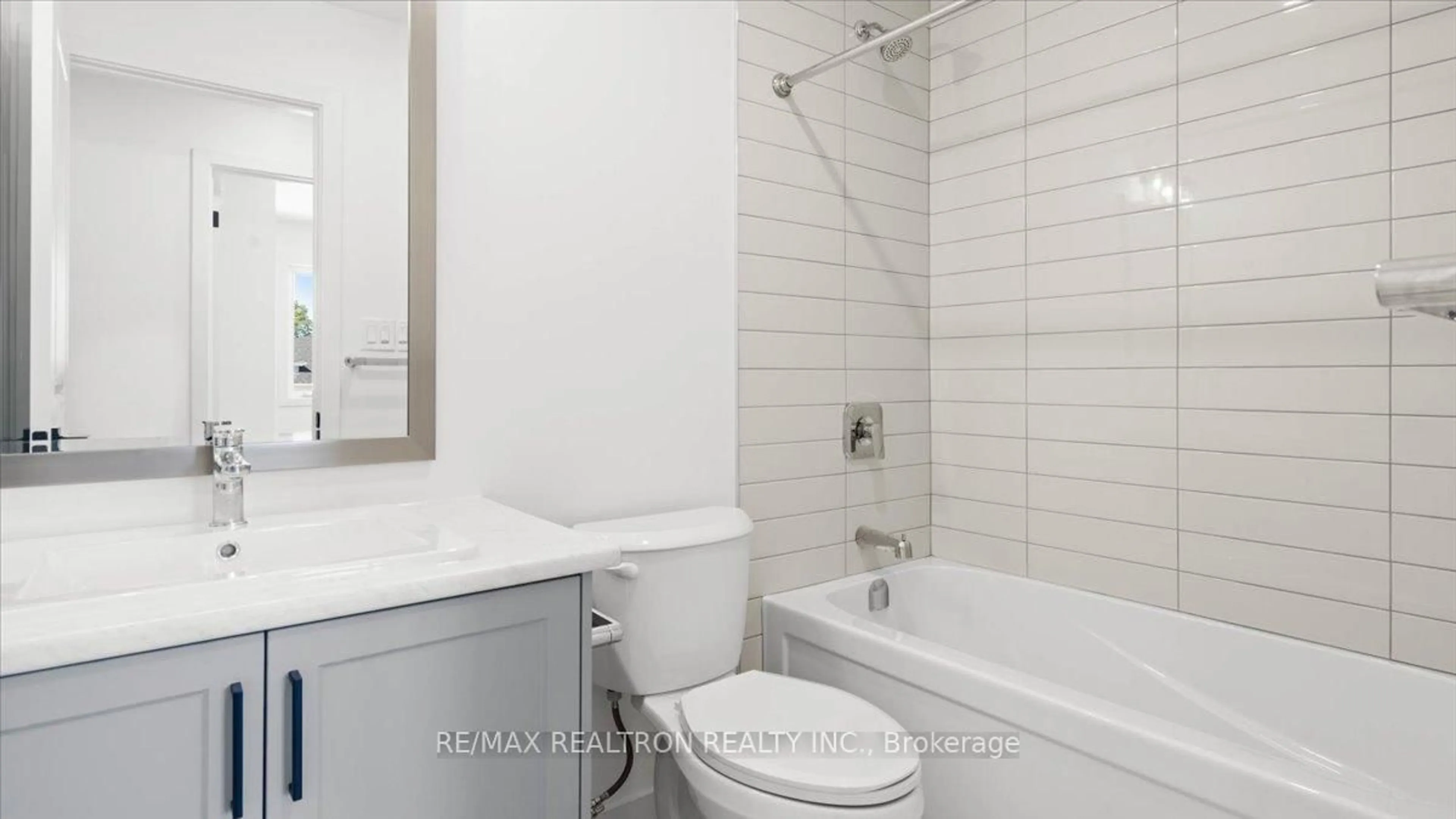 Standard bathroom, ceramic/tile floor for 46 Summit Cres, Belleville Ontario K8N 0A2