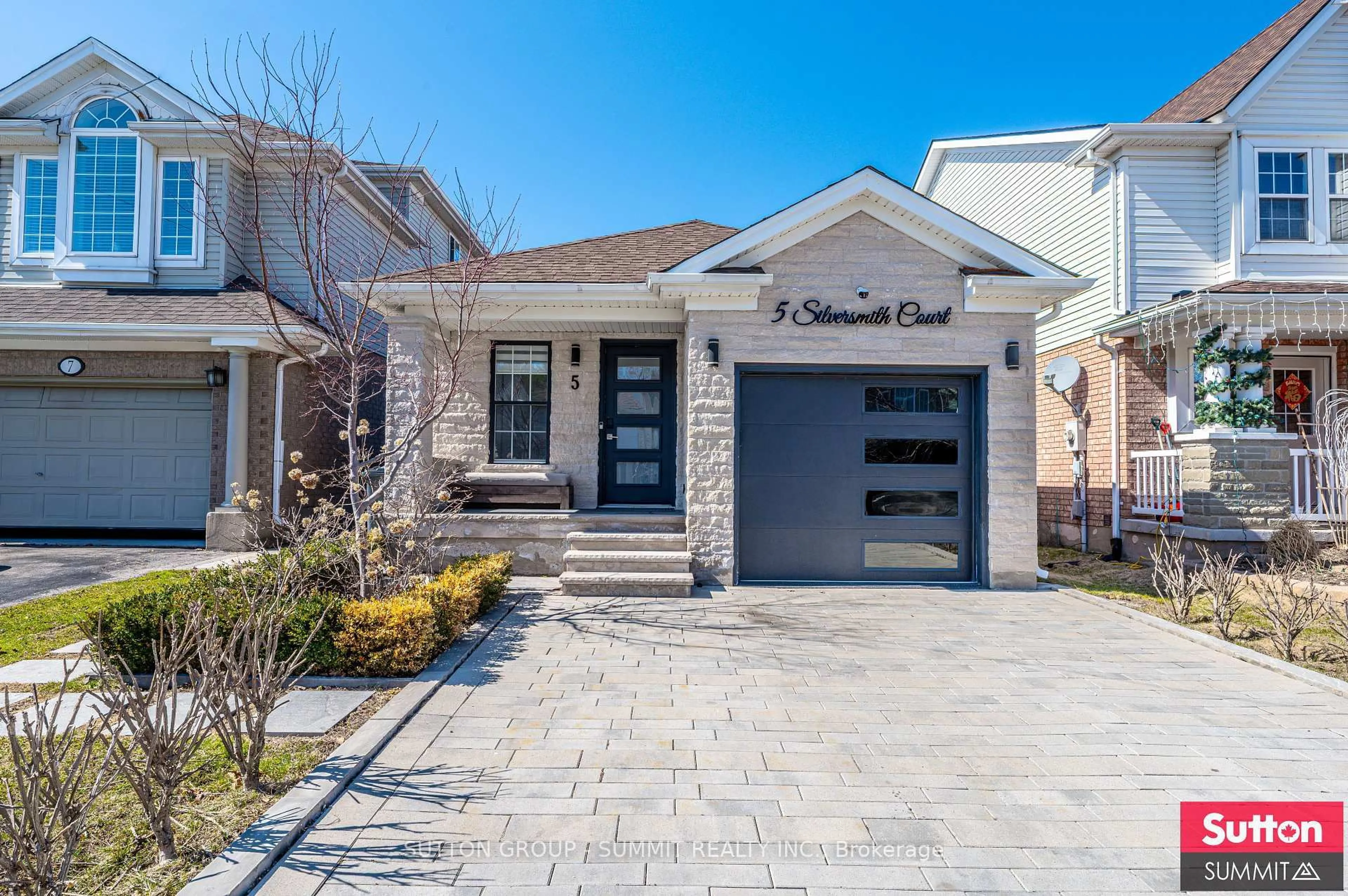 Home with brick exterior material, street for 5 Silversmith Crt, Guelph Ontario N1G 5C1