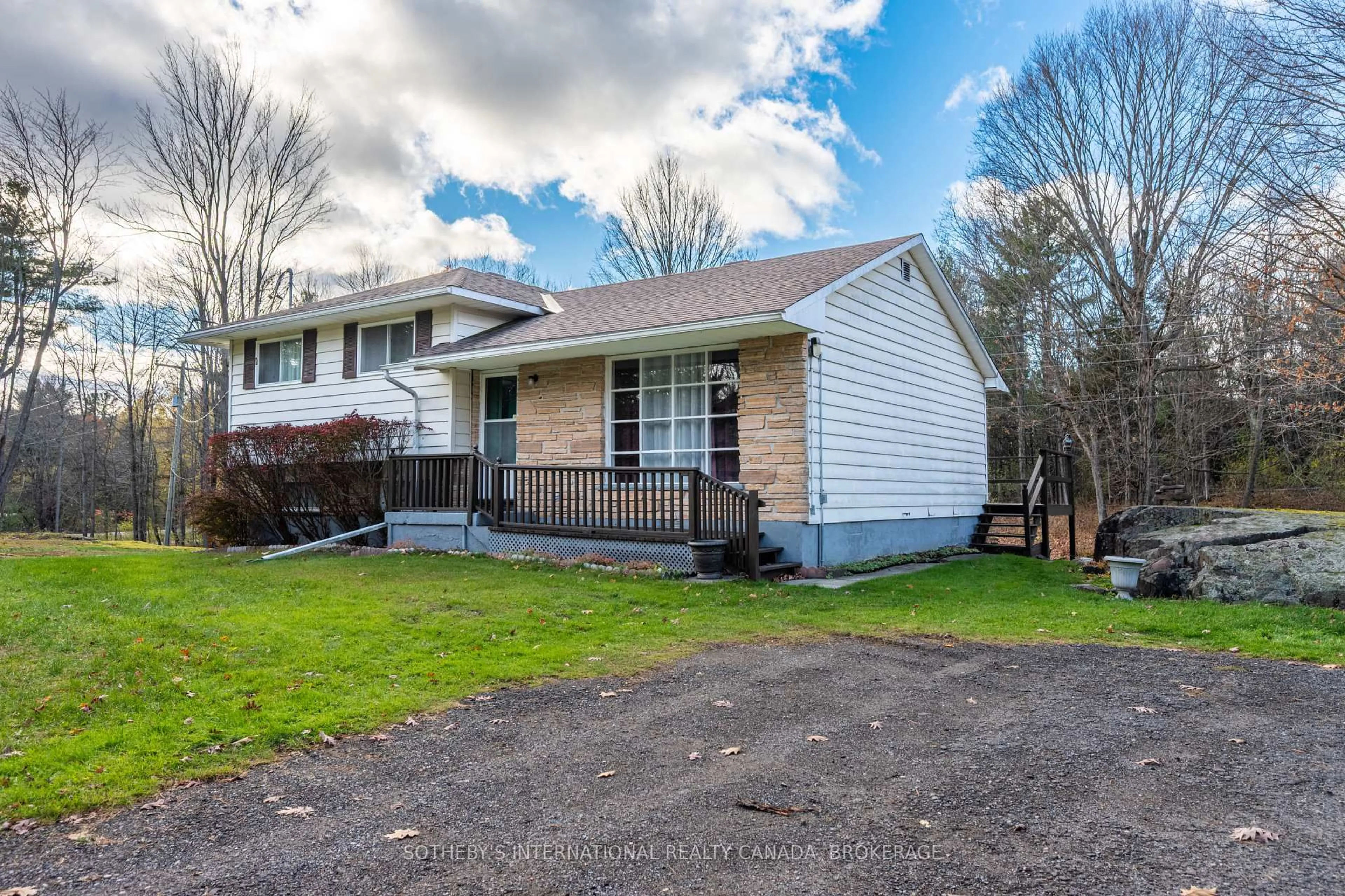 Unknown for 638 Thousand Islands Pky Pkwy, Front of Leeds & Seeleys Bay Ontario K0E 1L0