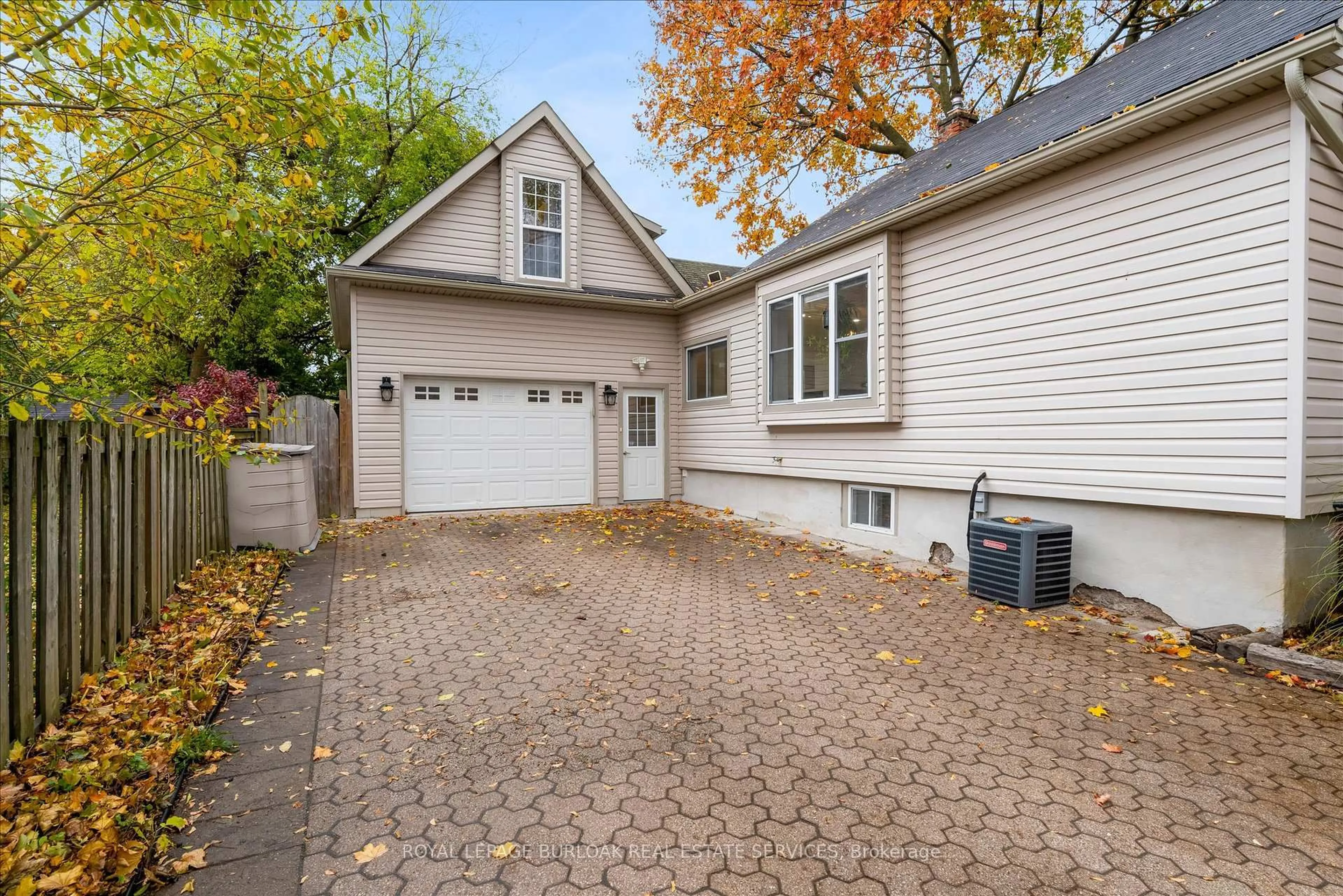 Unknown for 52 Junkin St, St. Catharines Ontario L2R 1N6