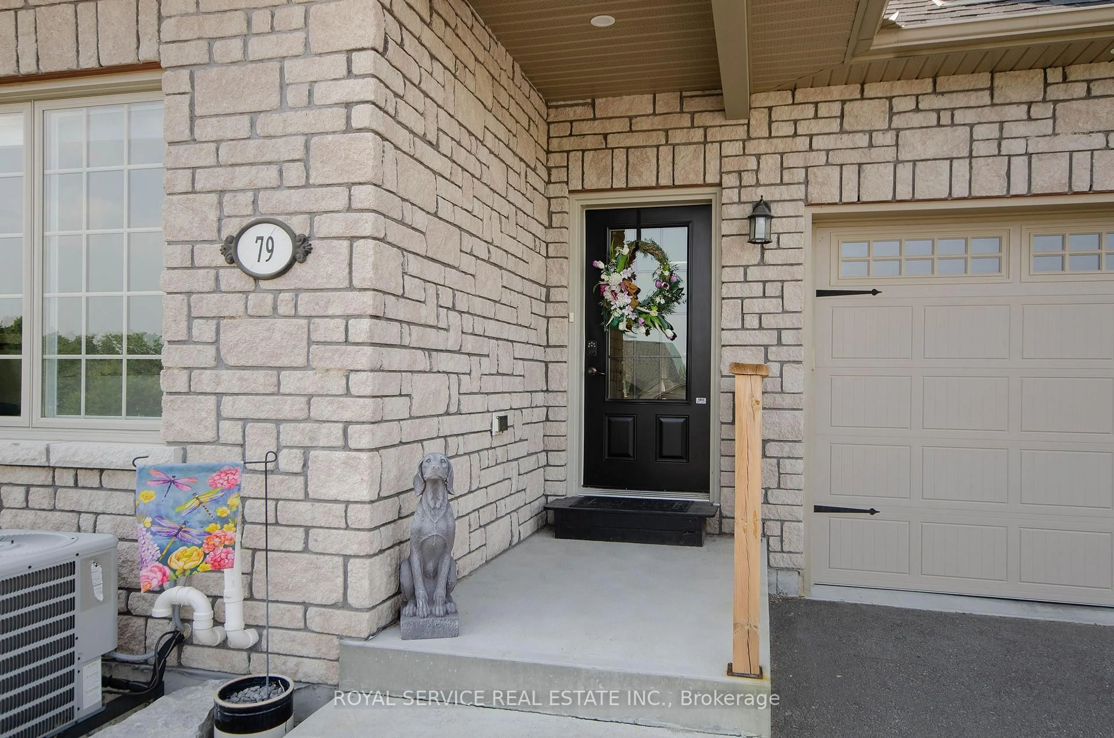 Indoor entryway for 79 Orchard Way, Trent Hills Ontario K0K 3K0