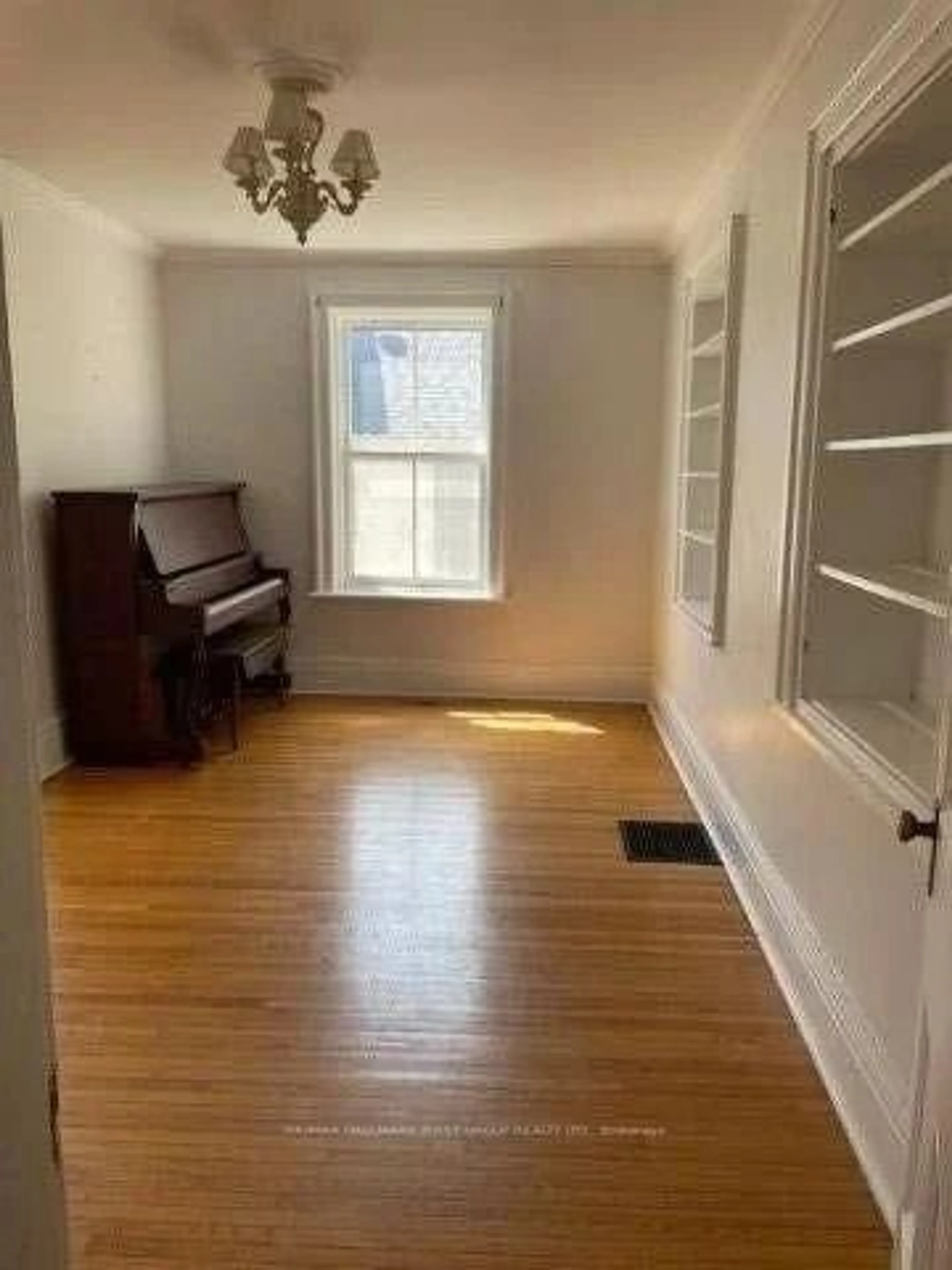 A pic of a room for 378 King St, Cobourg Ontario K9A 2N7