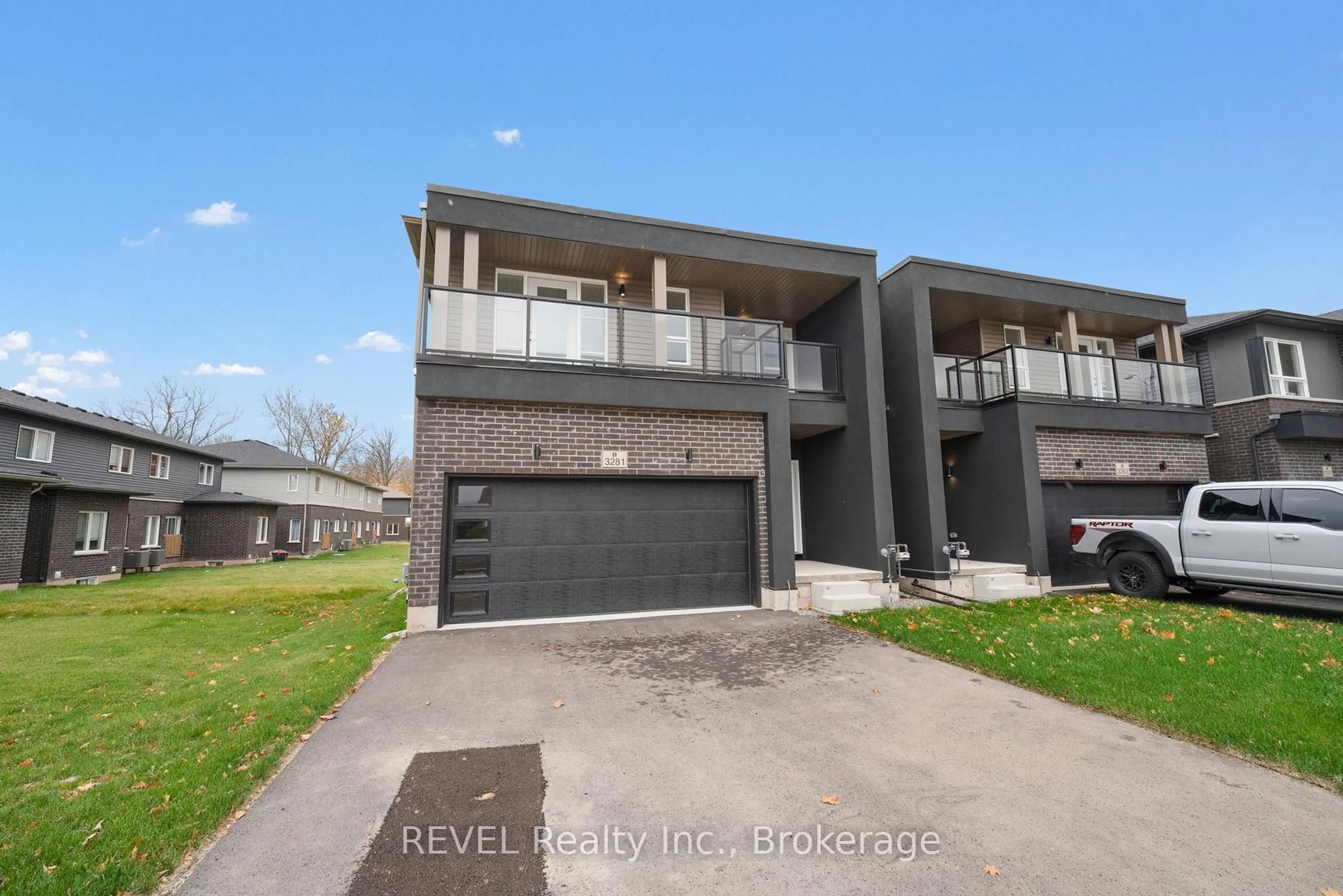 Home with brick exterior material, street for 3281 Dominion Rd, Fort Erie Ontario L0S 1N0