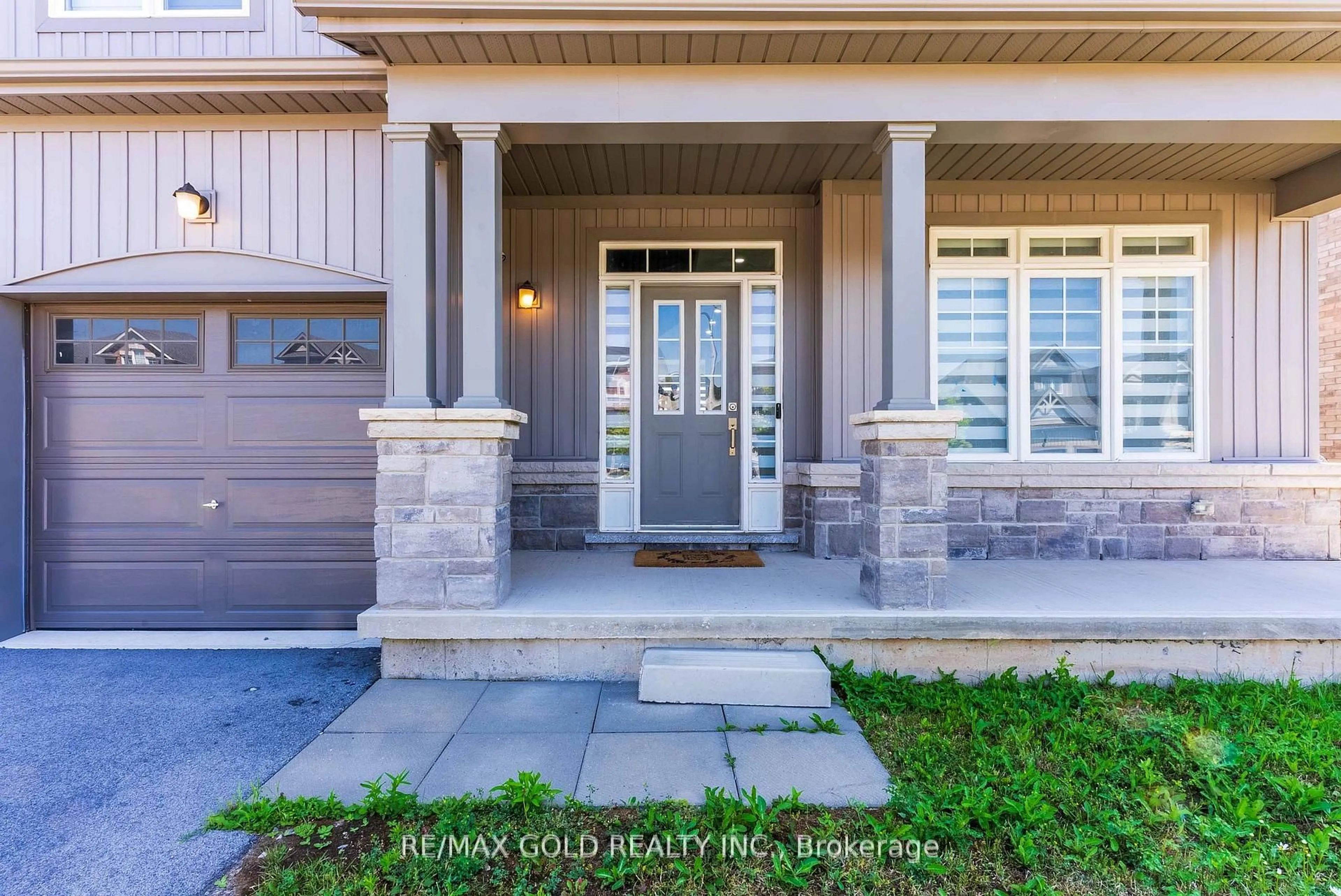 Indoor entryway for 1615 Marina Dr, Fort Erie Ontario L2A 5P2