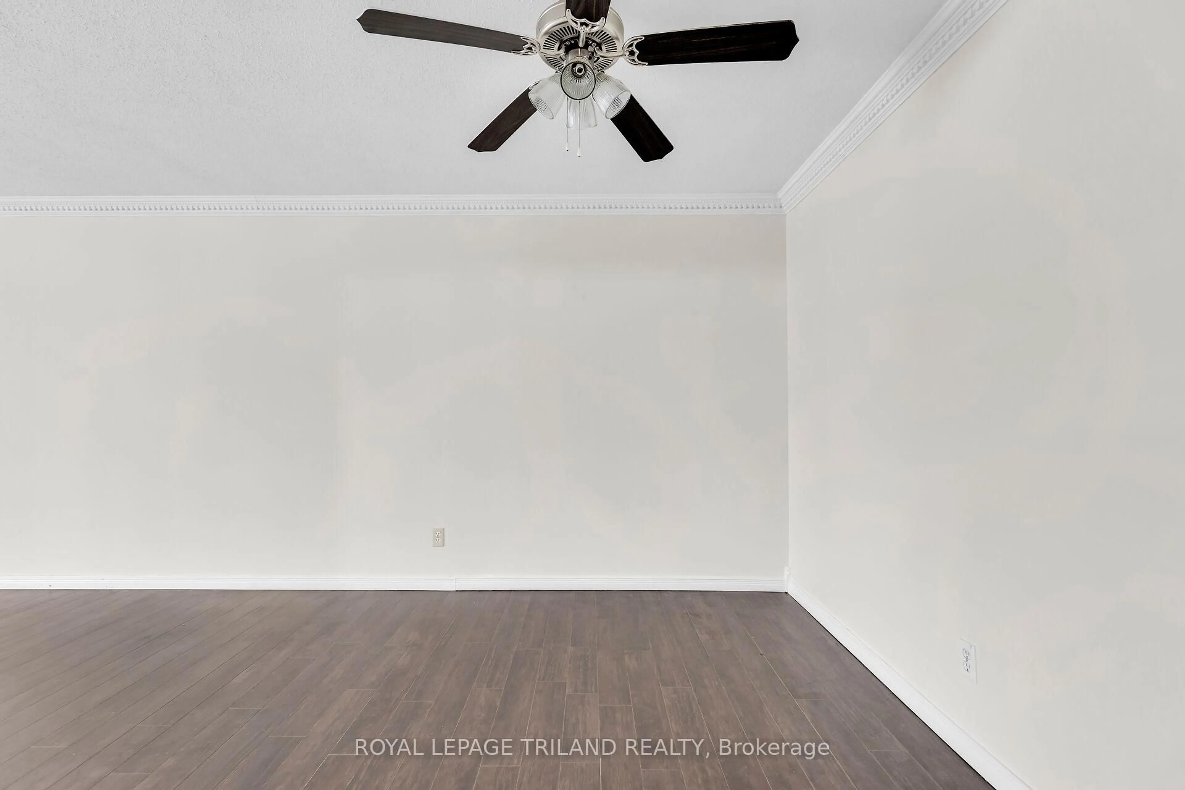 A pic of a room for 737 Deveron Cres #310, London South Ontario N5Z 4X9