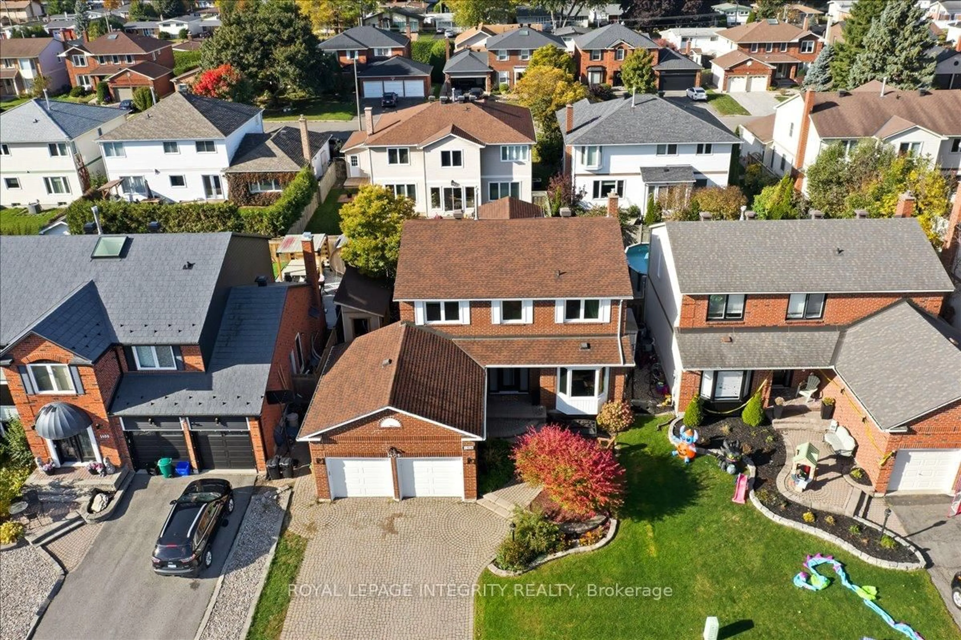 A pic from outside/outdoor area/front of a property/back of a property/a pic from drone, street for 1406 Bouton D'or Way, Ottawa Ontario K1E 3L3