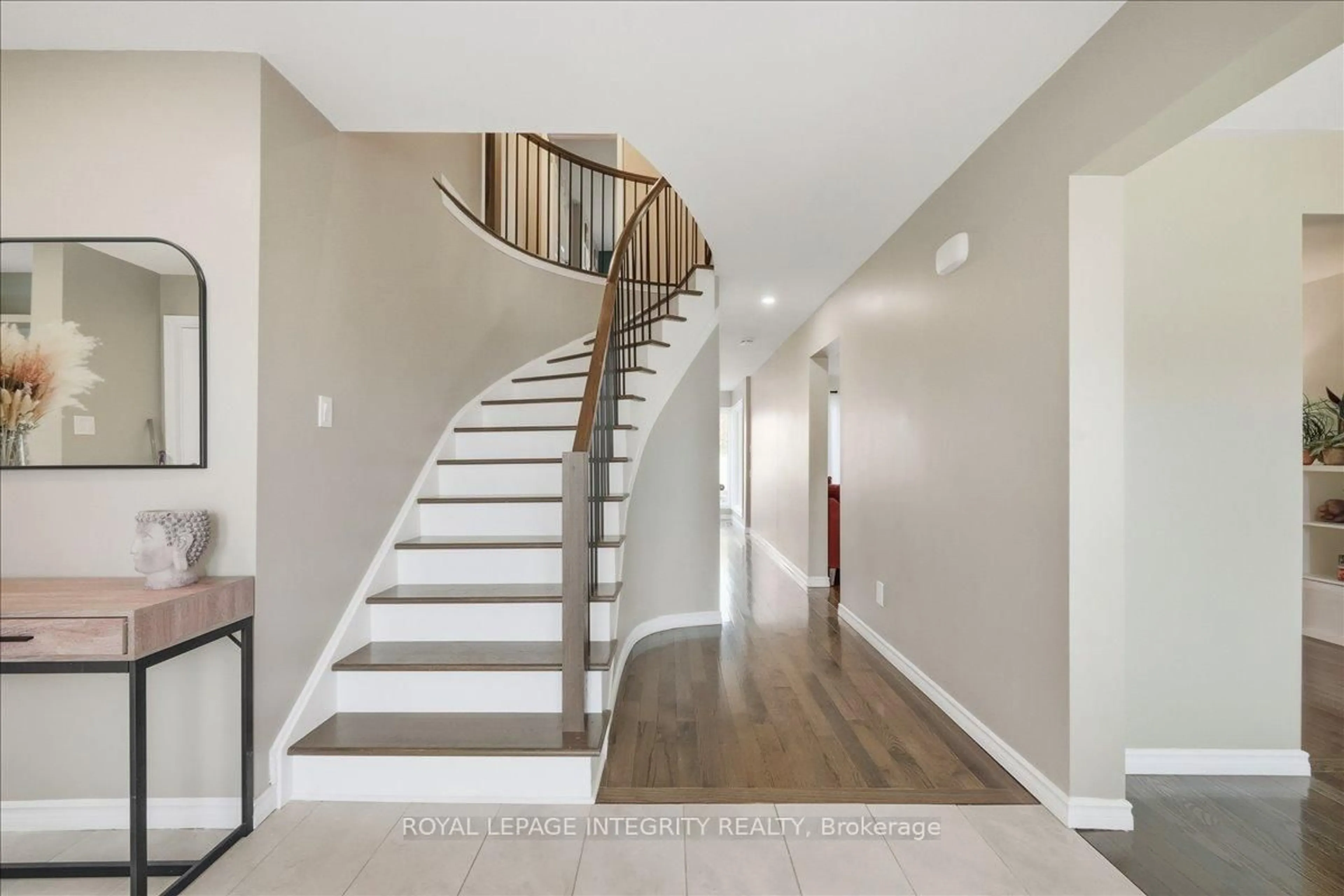 Stairs for 1406 Bouton D'or Way, Ottawa Ontario K1E 3L3