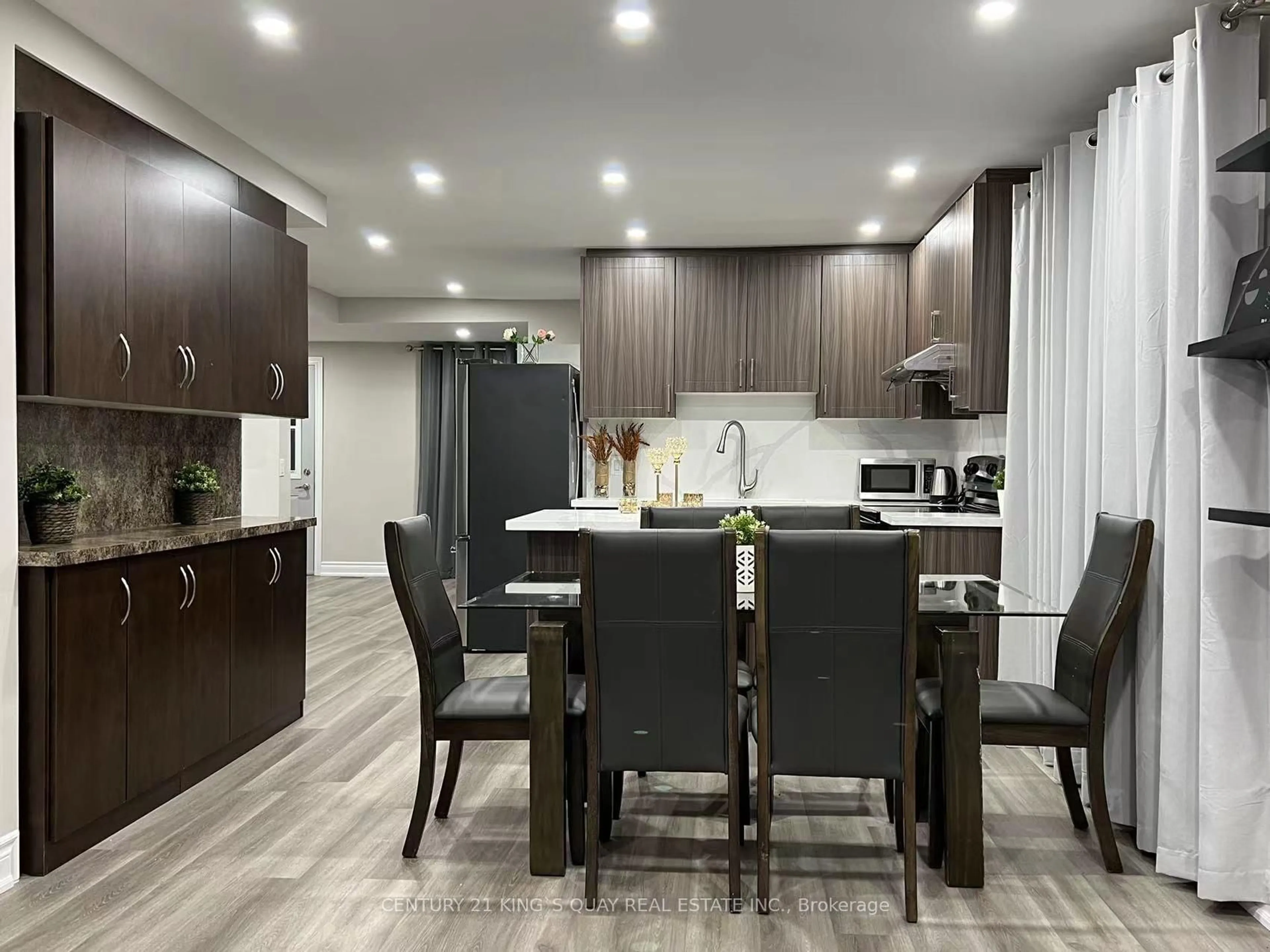 Open concept kitchen, unknown for 4087 Portage Rd, Niagara Falls Ontario L2E 6A2