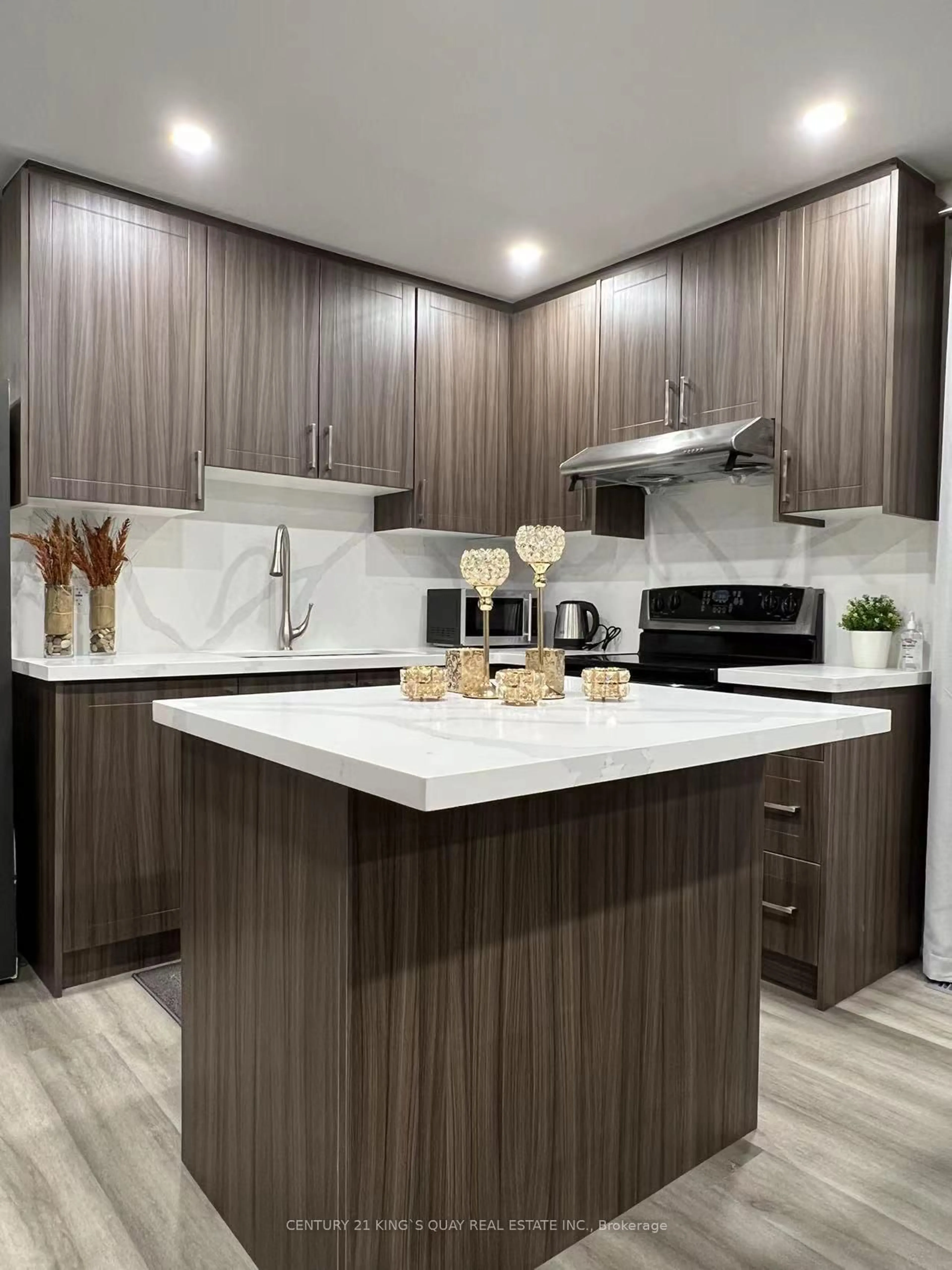 Contemporary kitchen, unknown for 4087 Portage Rd, Niagara Falls Ontario L2E 6A2