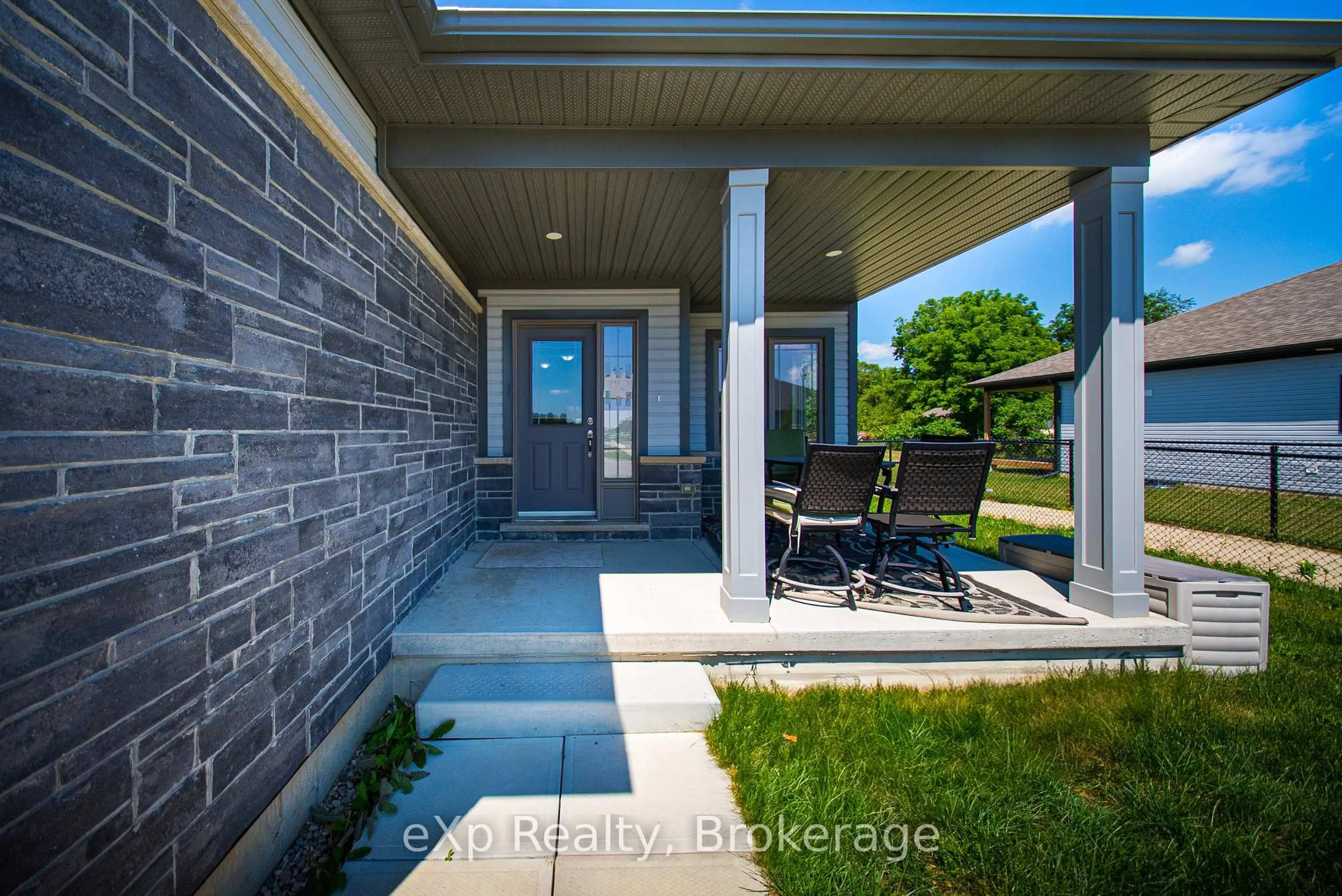 Unknown for 142 Ellen St, North Perth Ontario N0G 1B0