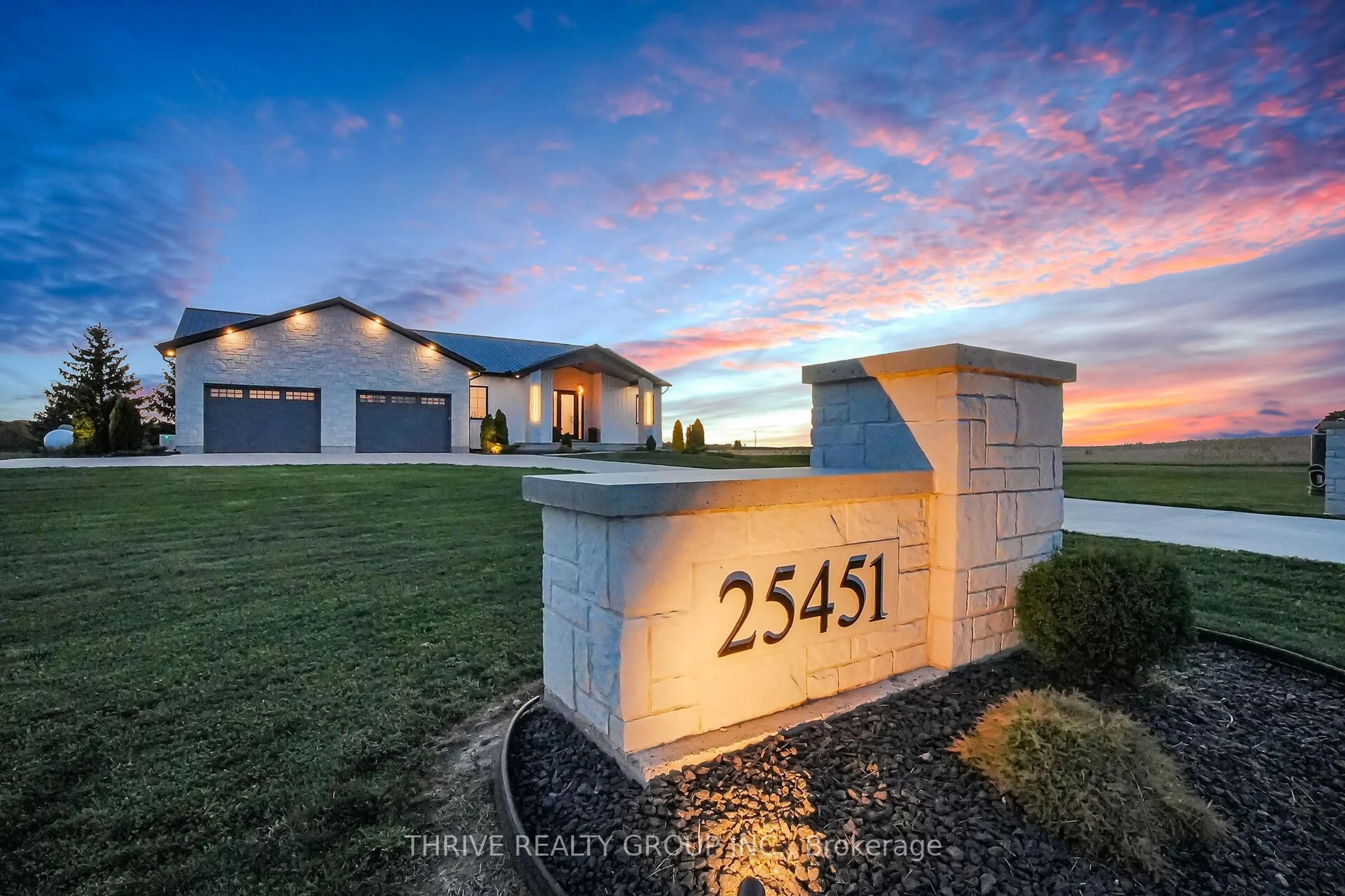 Unknown for 25451 Wood Rd, Adelaide Metcalfe Ontario N7G 3H6