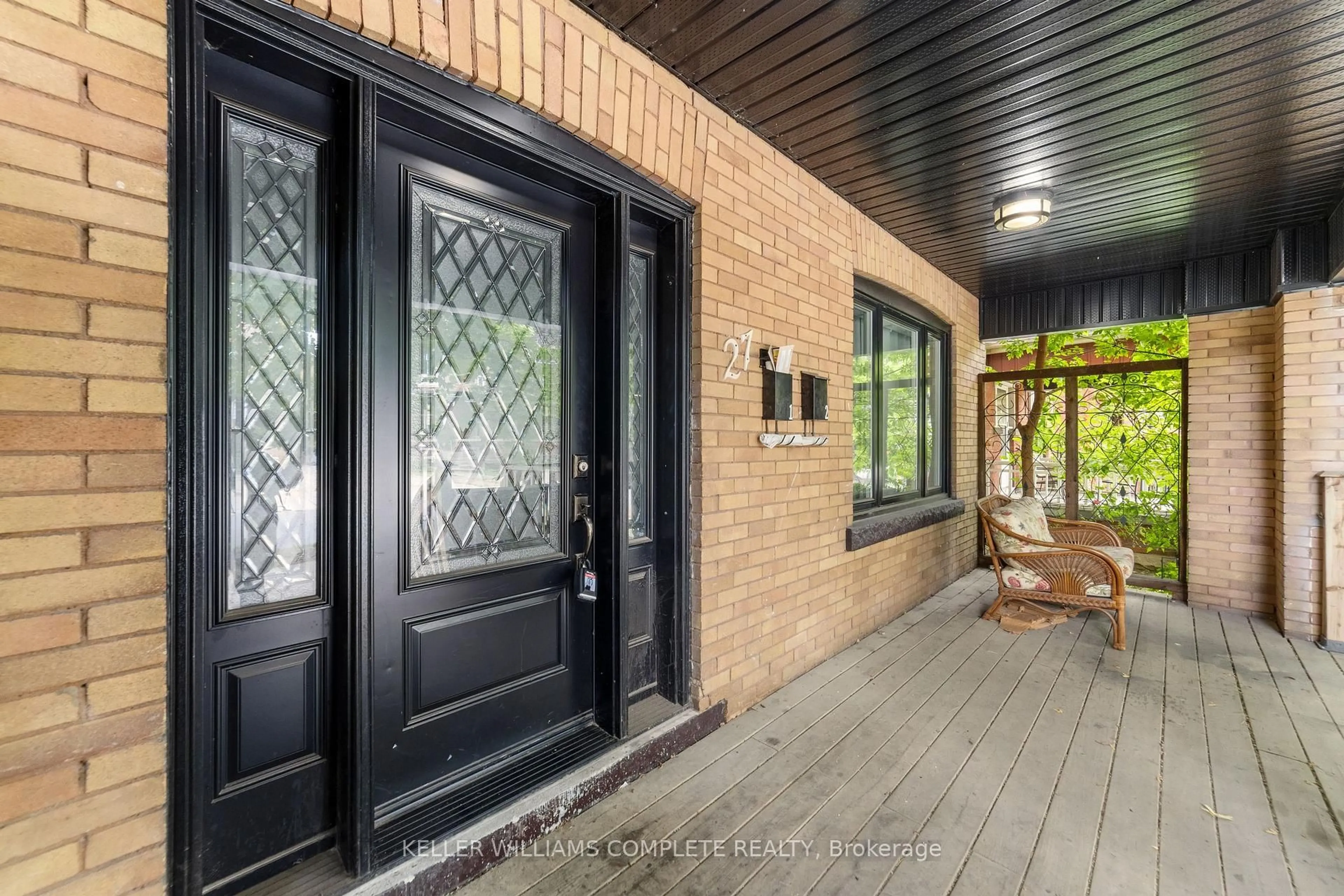 Indoor entryway for 27 Melrose Ave, Hamilton Ontario L8M 2Y4