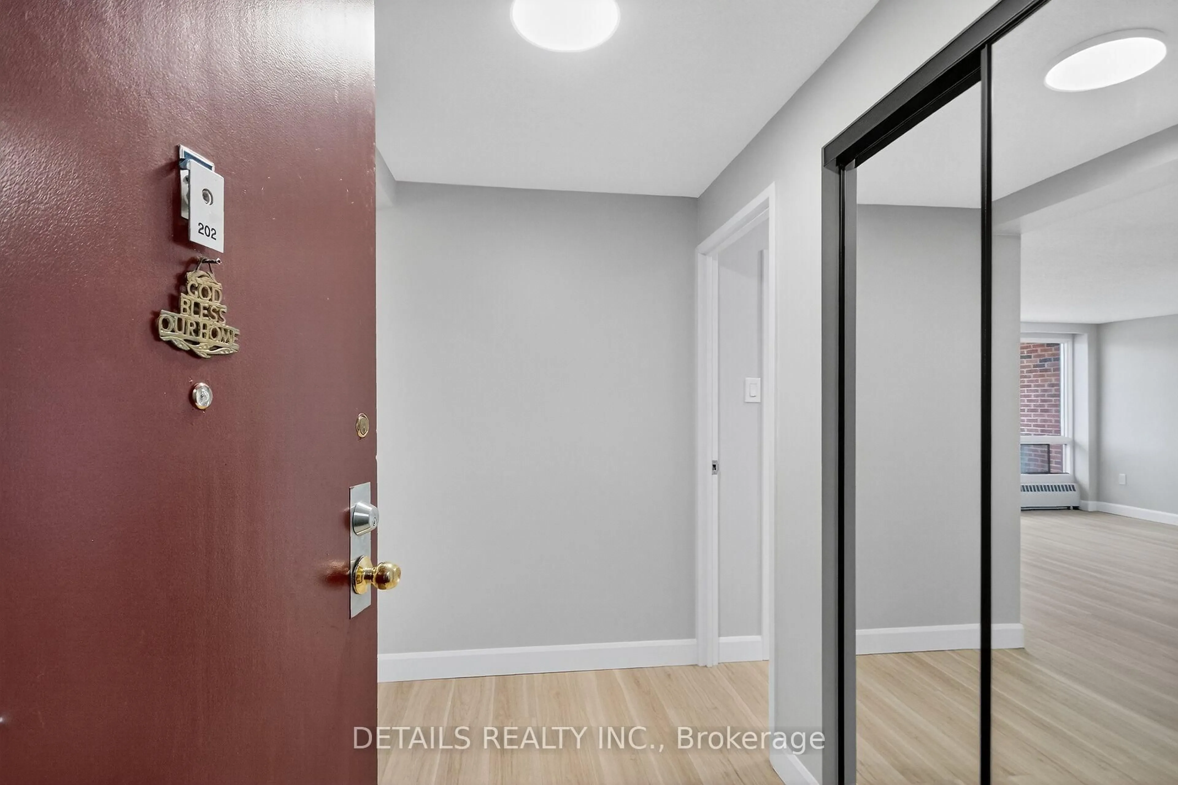Indoor entryway for 3100 CARLING Ave #202, Ottawa Ontario K2B 6J6