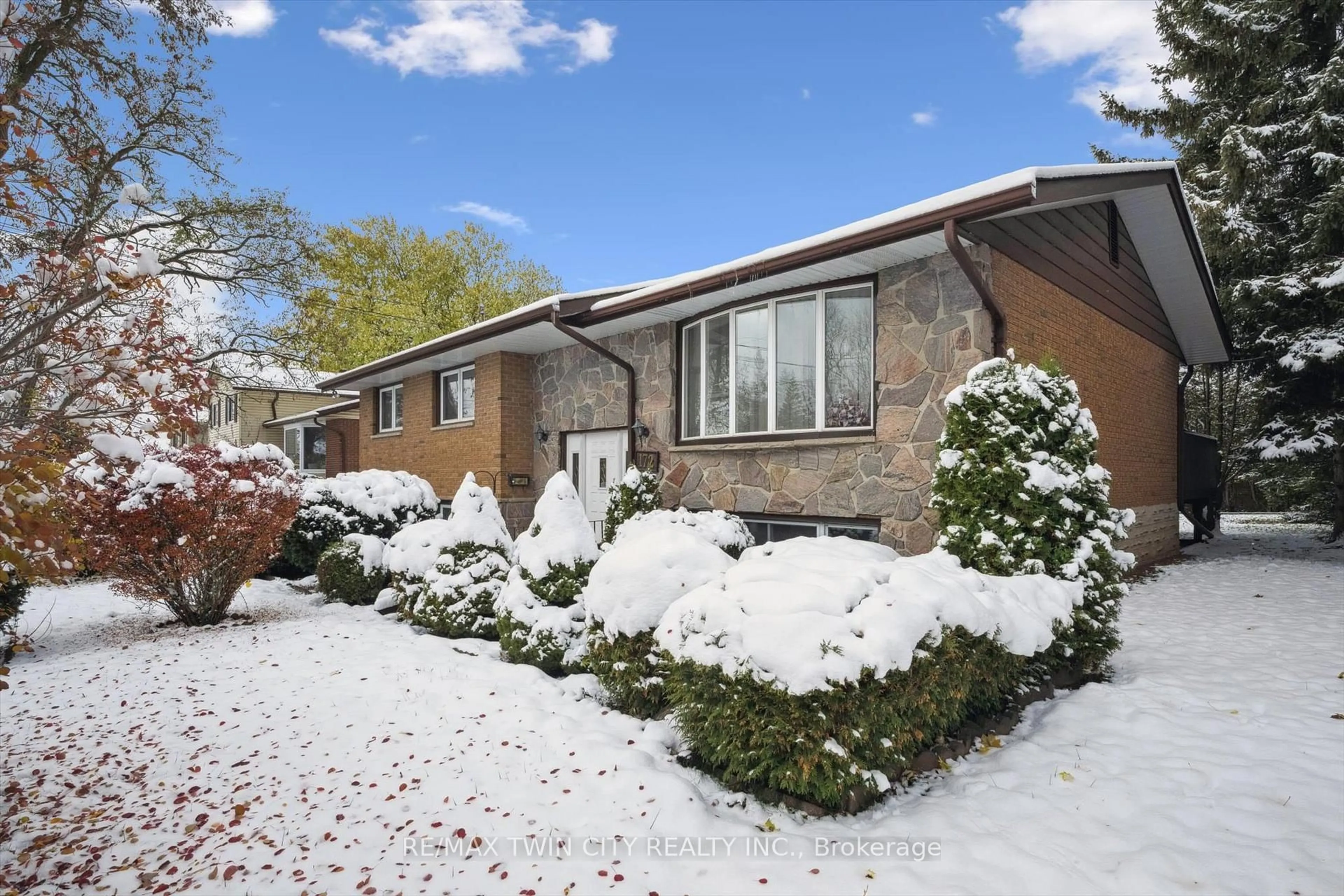 Unknown for 172 Abraham St, Cambridge Ontario N3H 1H5