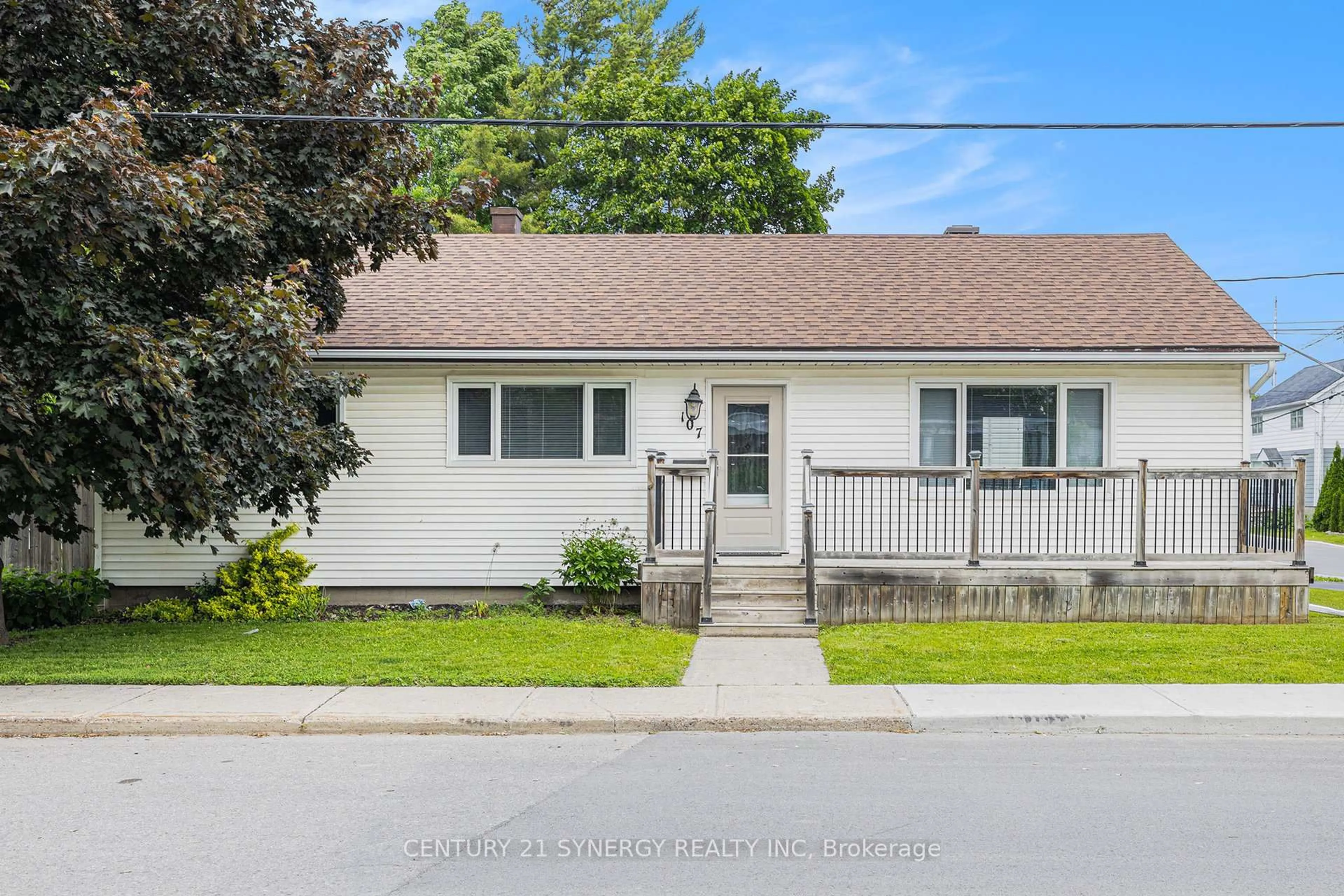 Home with vinyl exterior material, street for 107 Mary St, Arnprior Ontario K7S 1E7