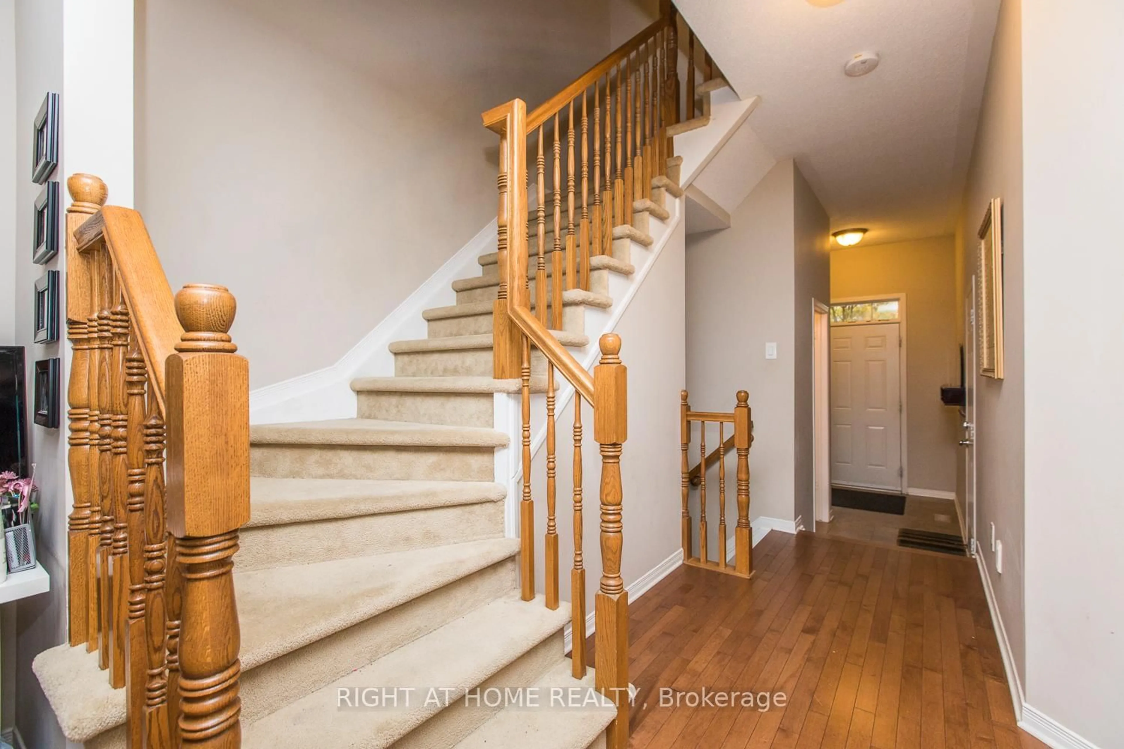 Stairs for 241 Badgeley Ave, Ottawa Ontario K2T 0A7