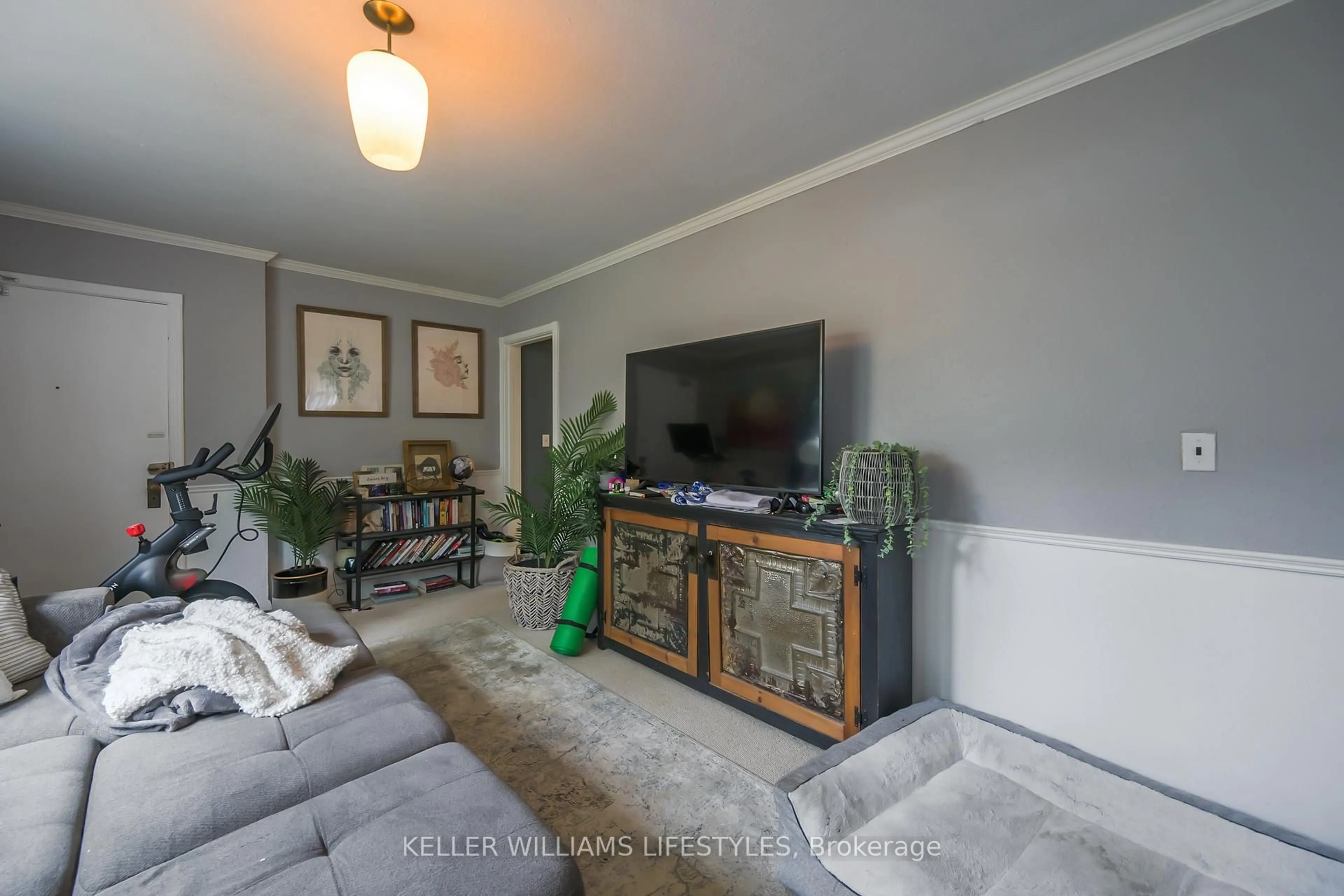 Living room with furniture, unknown for 179 Devonshire Ave, London South Ontario N6C 2H9