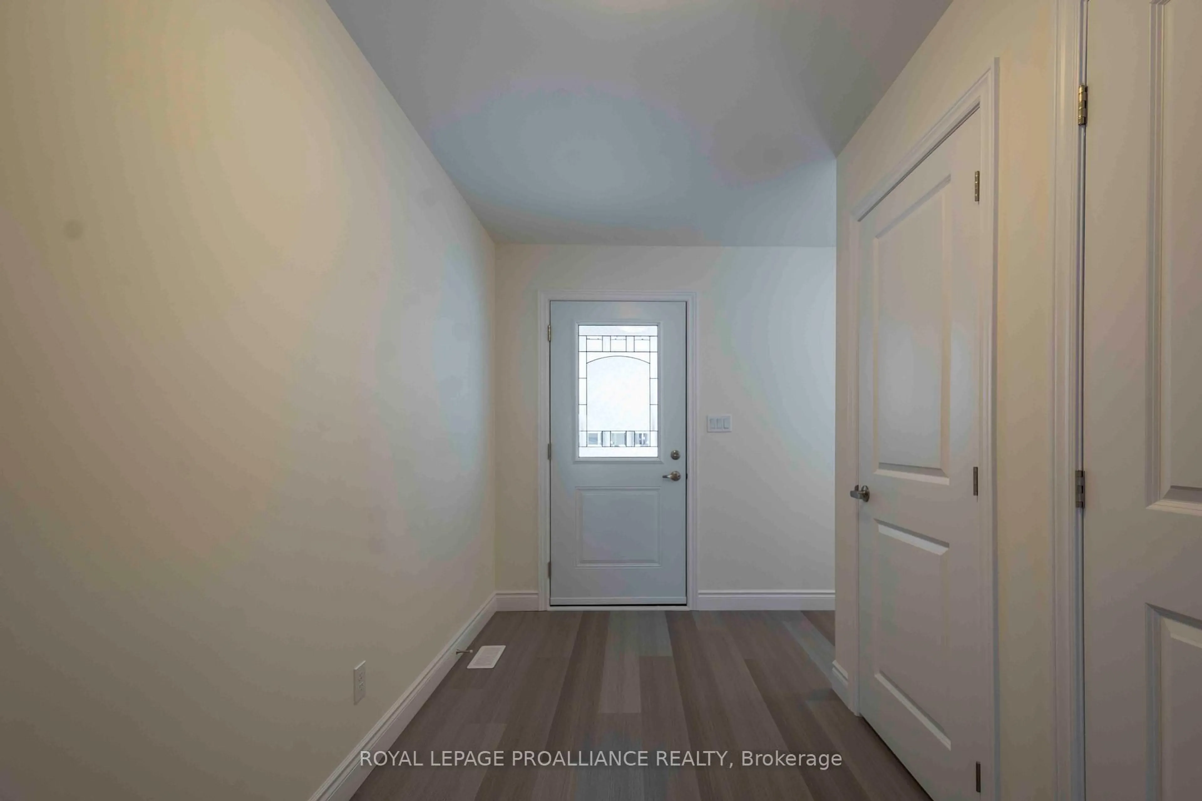 Indoor entryway for 119 Farrington Cres, Prince Edward County Ontario K0K 2T0