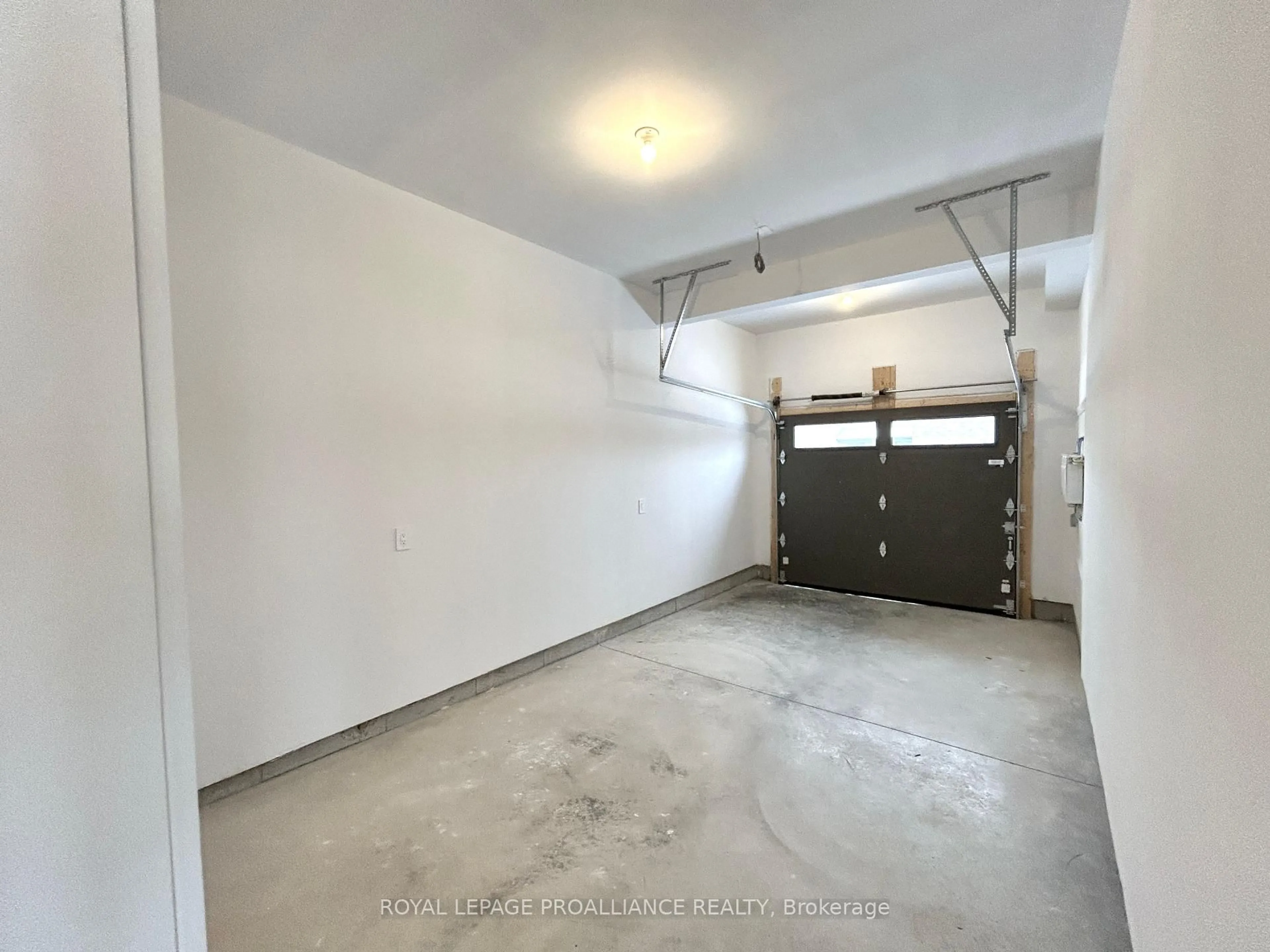 Indoor garage for 1 Otonabee St, Belleville Ontario K8N 0T3